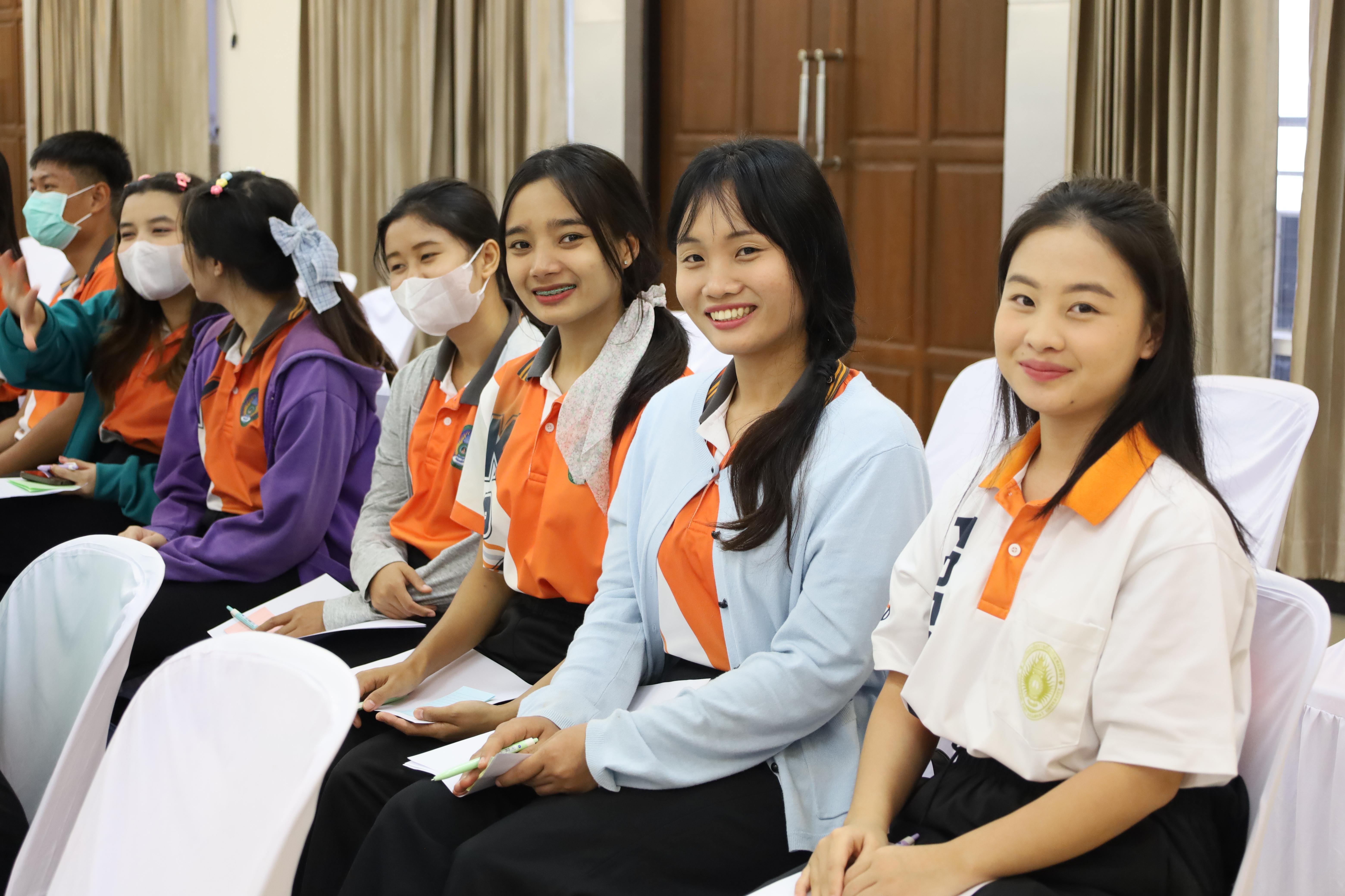 71. อบรมเชิงปฏิบัติการพัฒนาความรู้ทักษะด้านภาษาอังกฤษในศตวรรษที่ 21 สำหรับบุคลากรทางการศึกษา