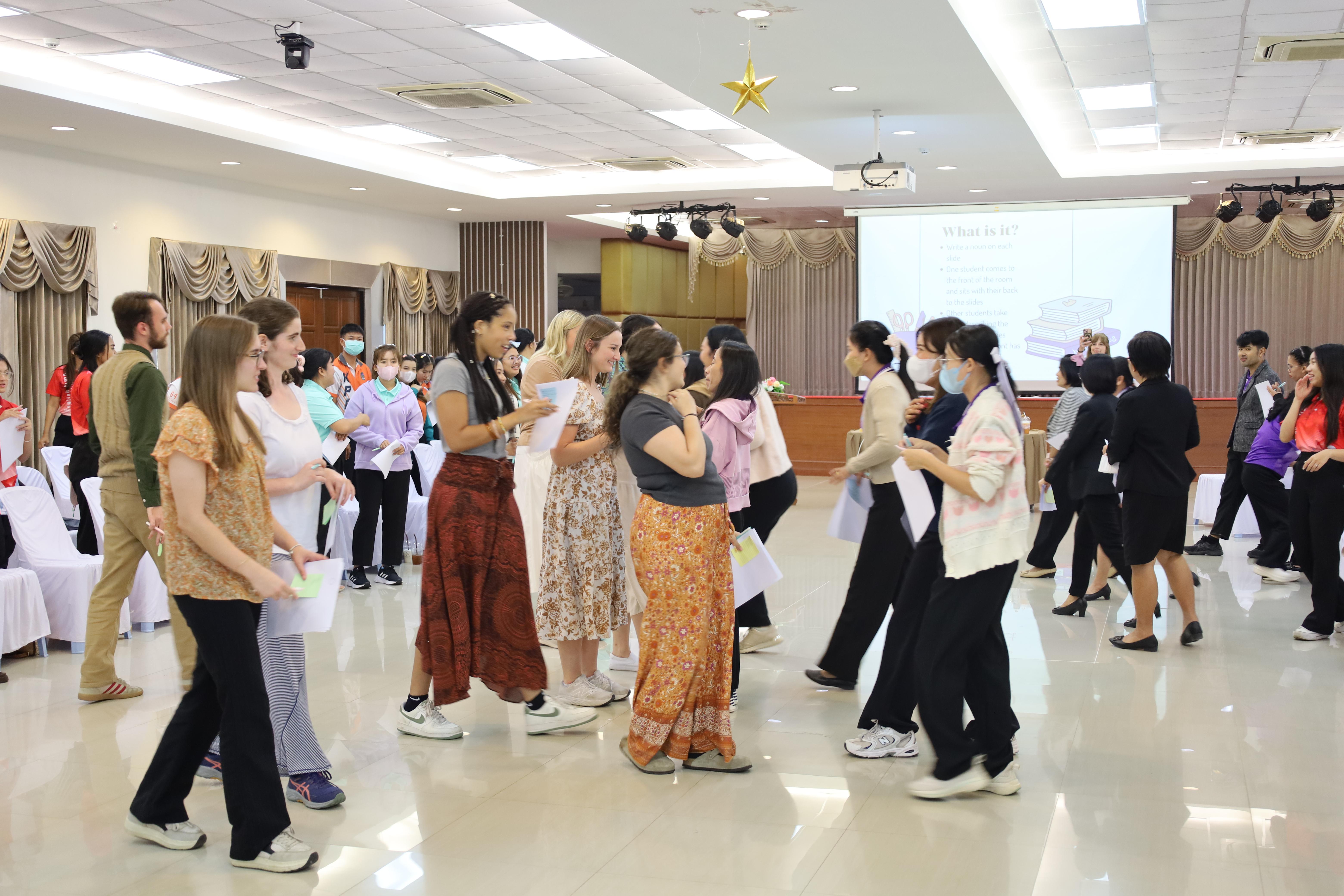 102. อบรมเชิงปฏิบัติการพัฒนาความรู้ทักษะด้านภาษาอังกฤษในศตวรรษที่ 21 สำหรับบุคลากรทางการศึกษา