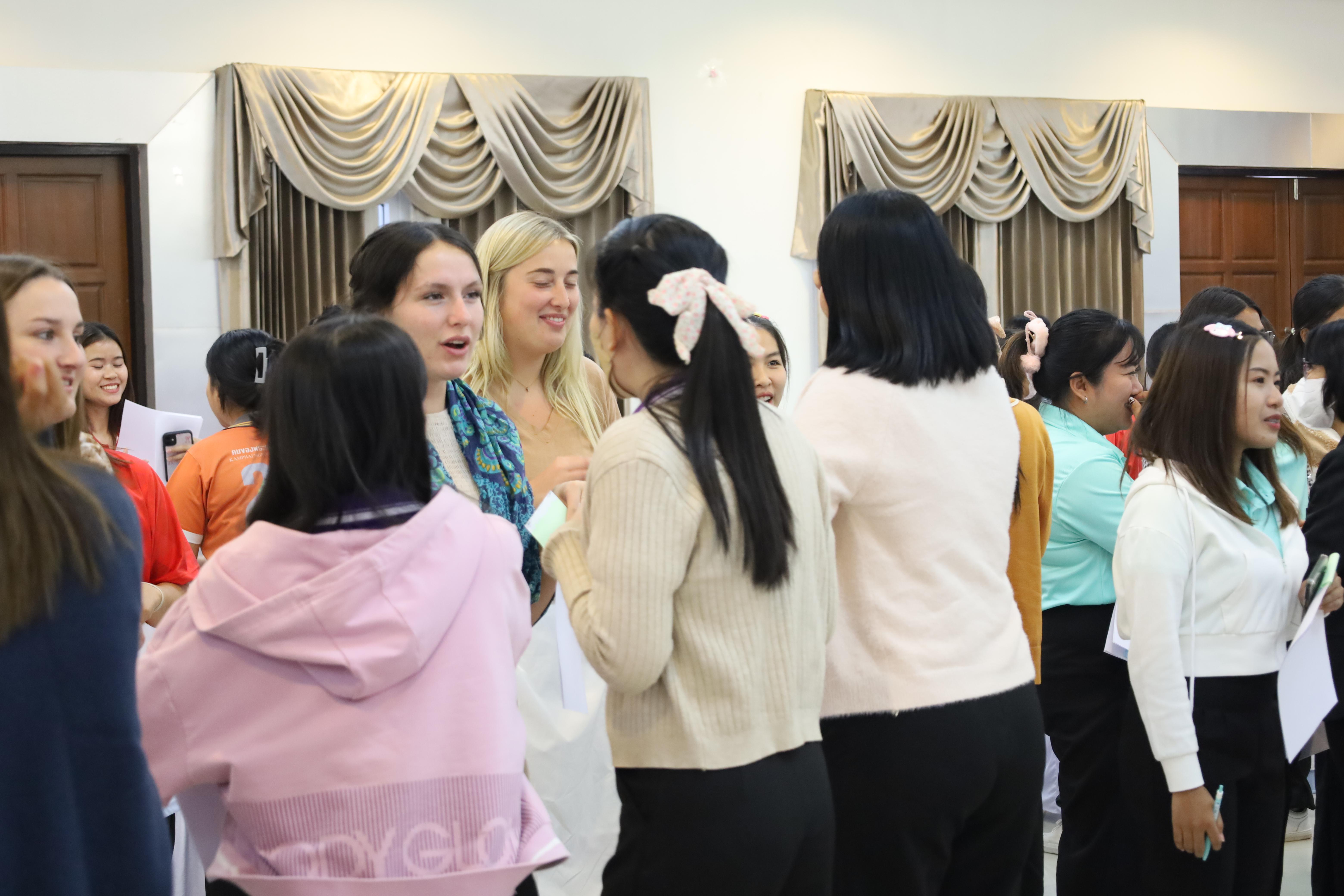 110. อบรมเชิงปฏิบัติการพัฒนาความรู้ทักษะด้านภาษาอังกฤษในศตวรรษที่ 21 สำหรับบุคลากรทางการศึกษา