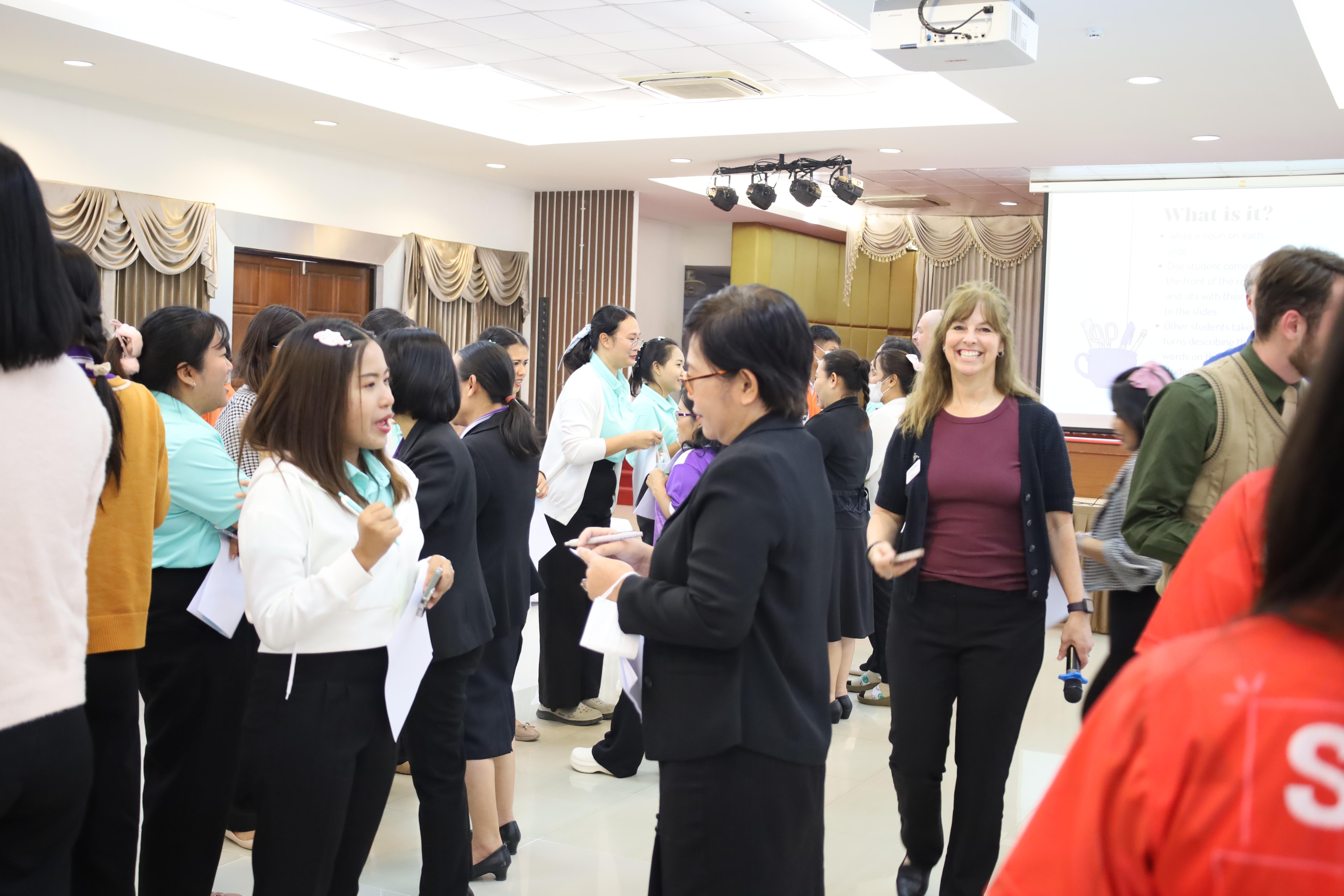 115. อบรมเชิงปฏิบัติการพัฒนาความรู้ทักษะด้านภาษาอังกฤษในศตวรรษที่ 21 สำหรับบุคลากรทางการศึกษา