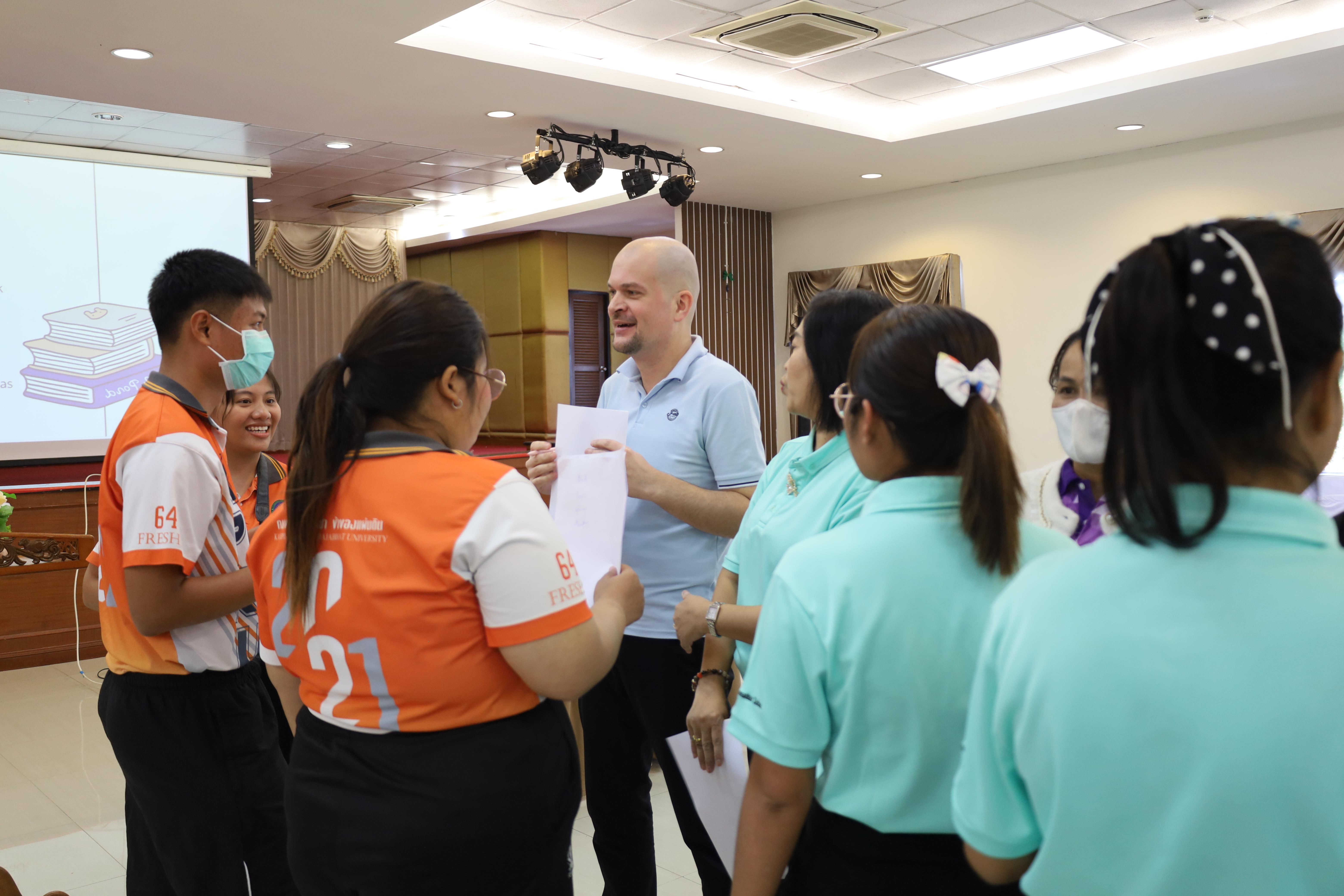 126. อบรมเชิงปฏิบัติการพัฒนาความรู้ทักษะด้านภาษาอังกฤษในศตวรรษที่ 21 สำหรับบุคลากรทางการศึกษา