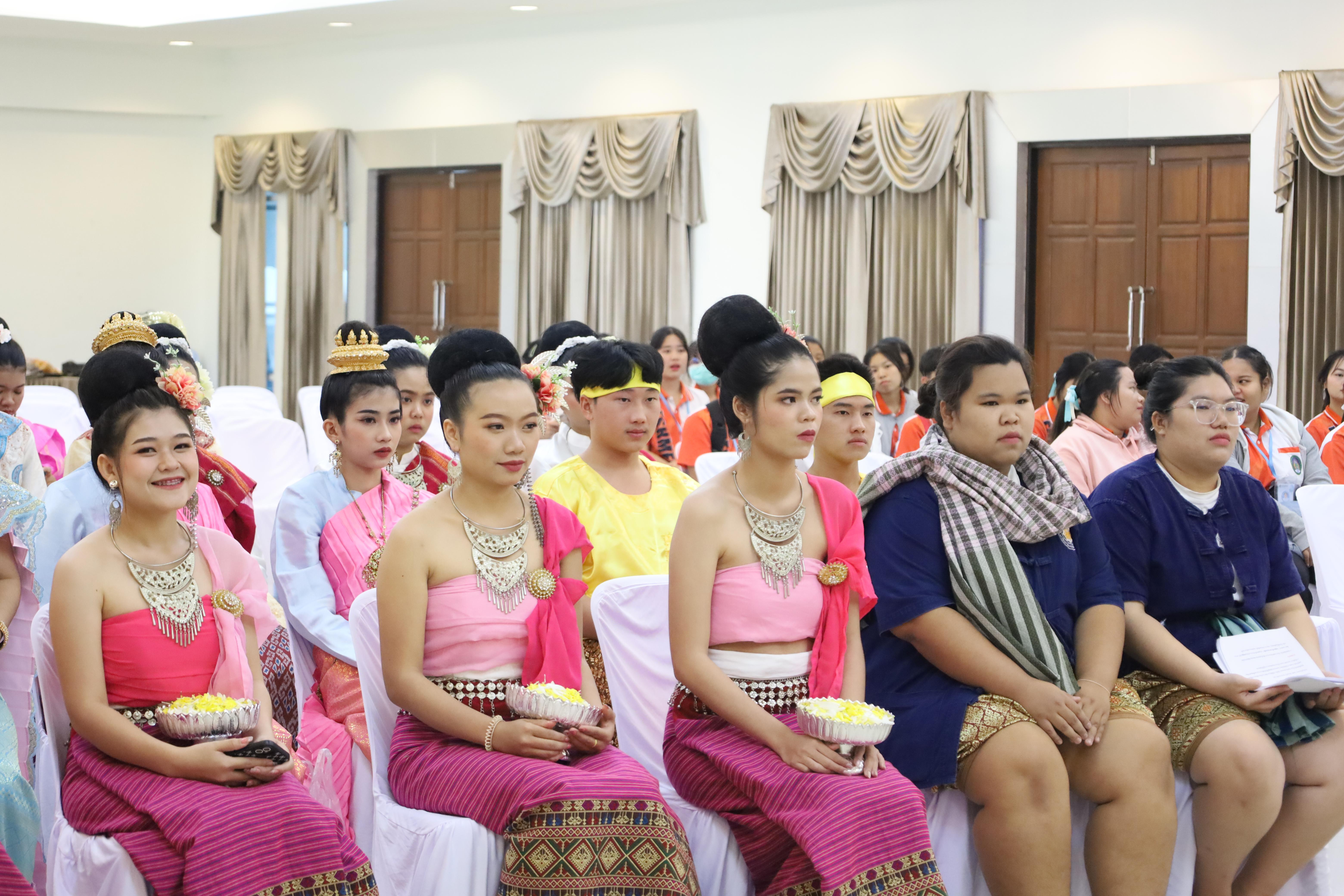 8. การแสดงรำ4ภาค