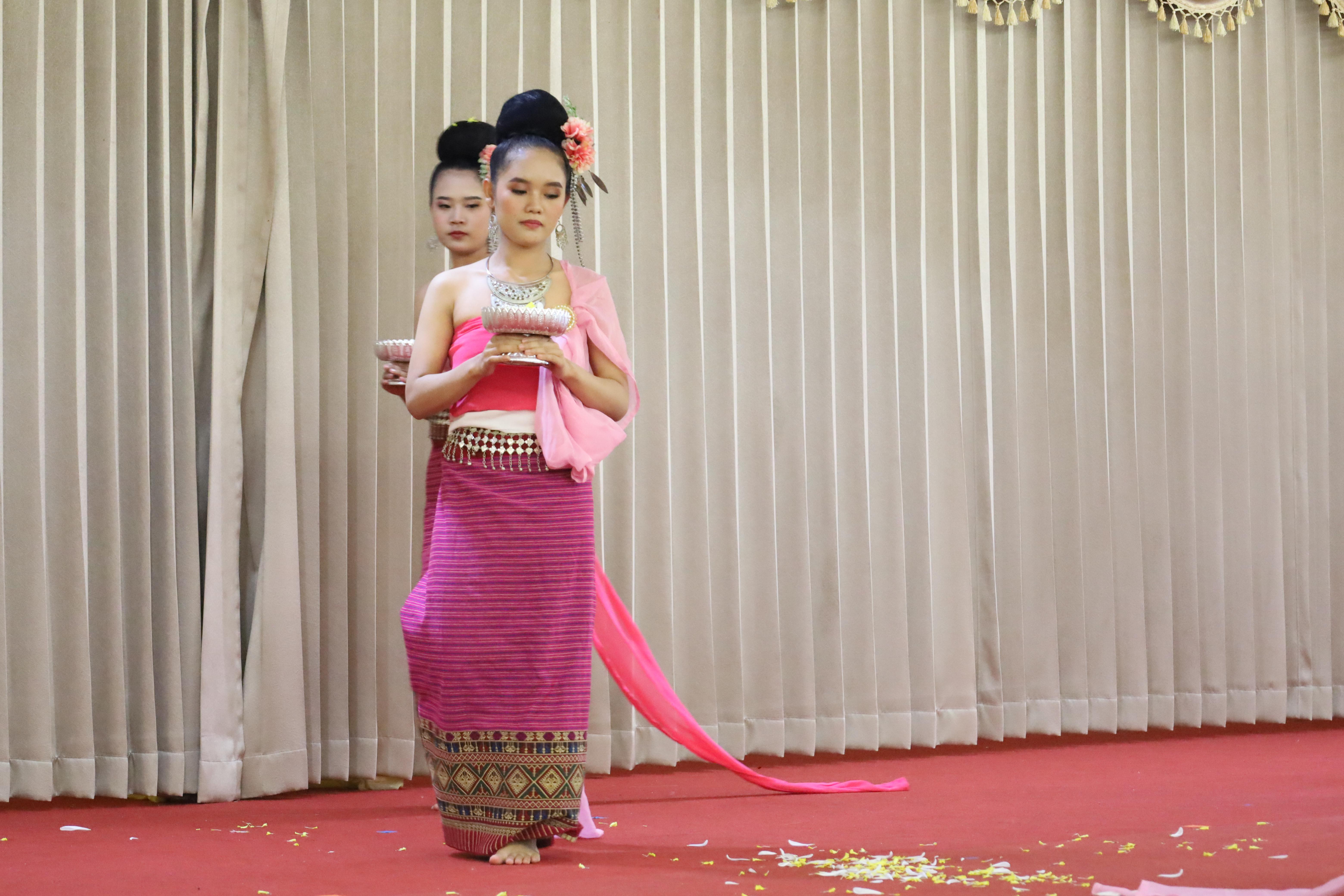60. การแสดงรำ4ภาค