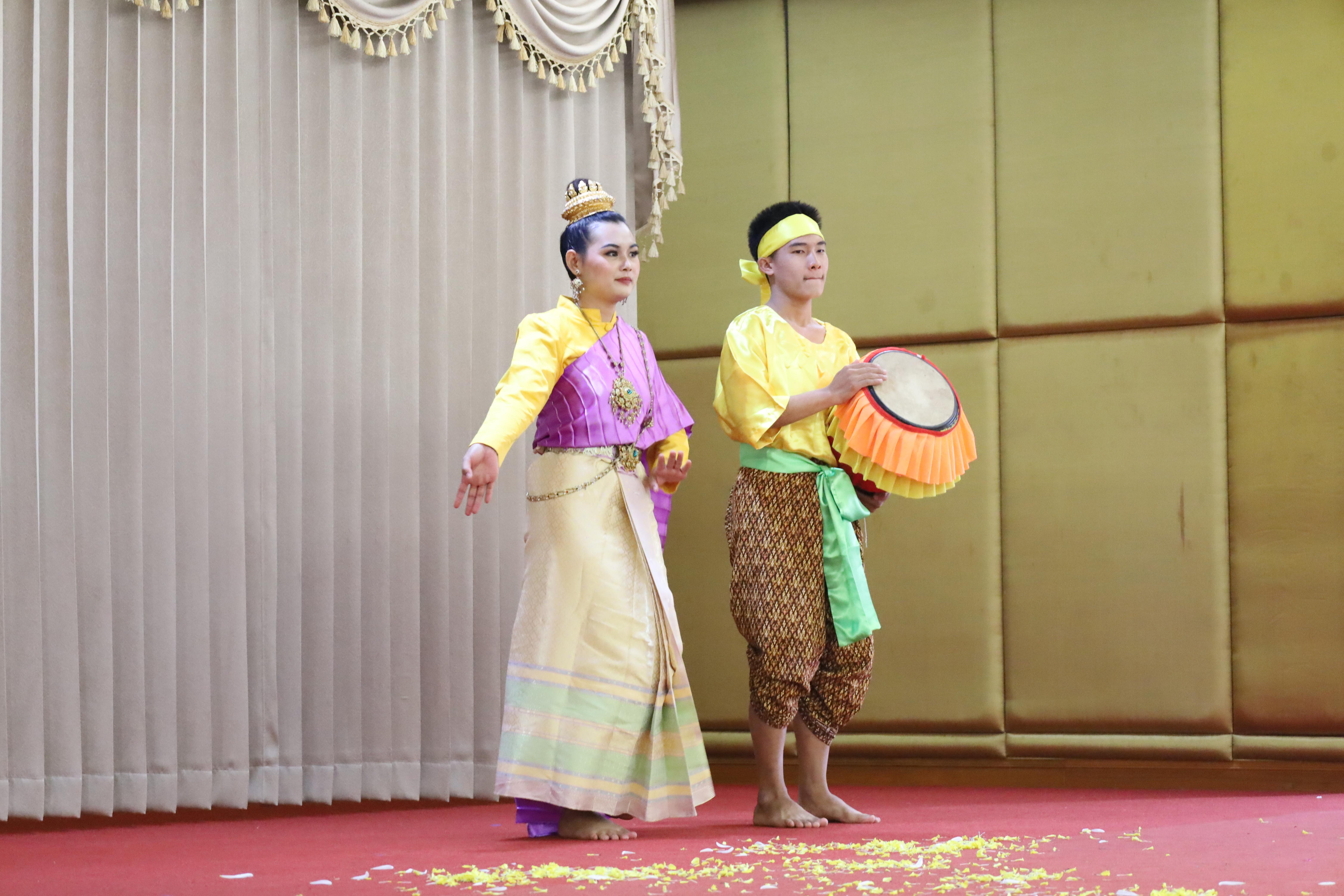 68. การแสดงรำ4ภาค