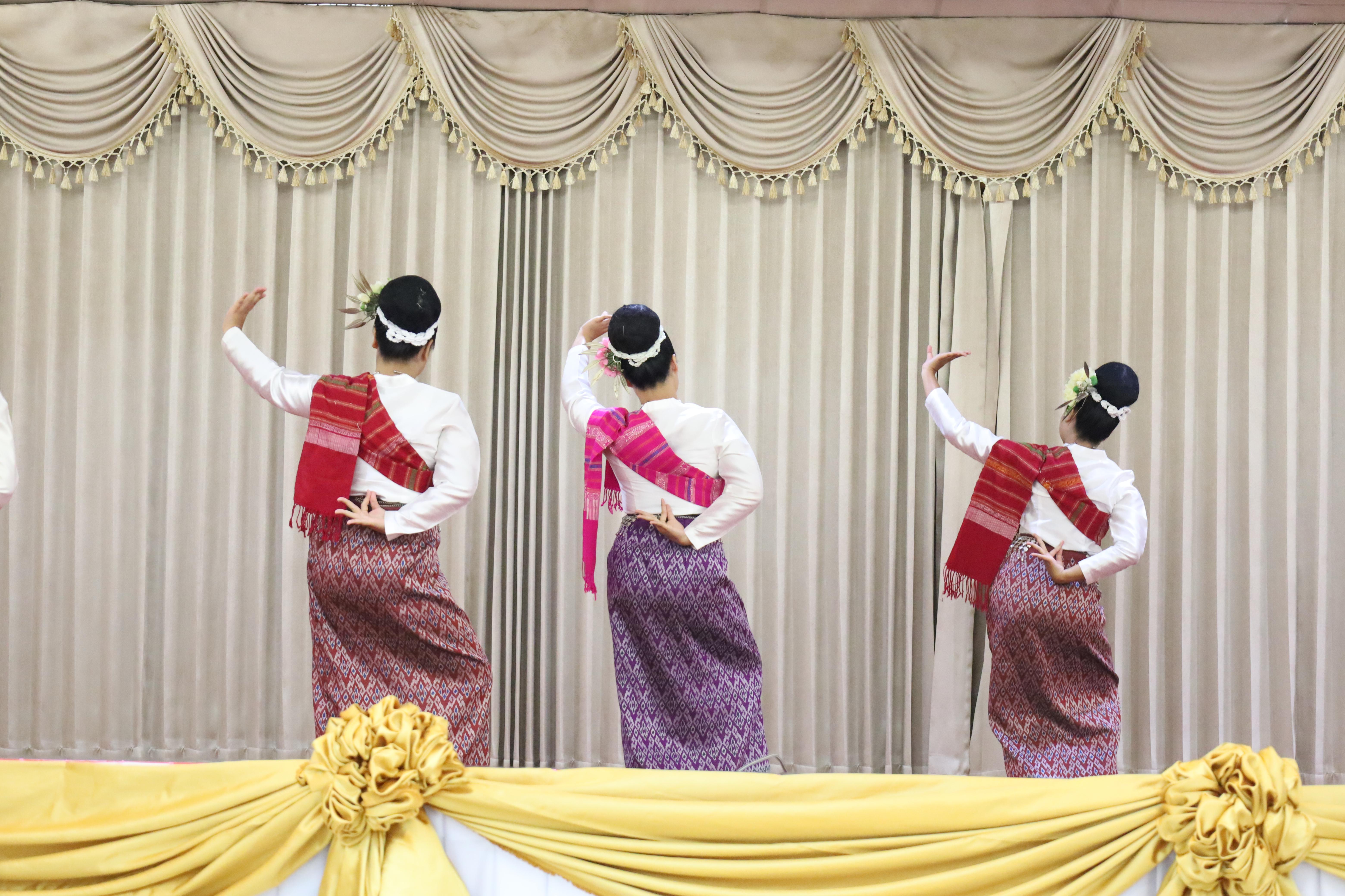 82. การแสดงรำ4ภาค