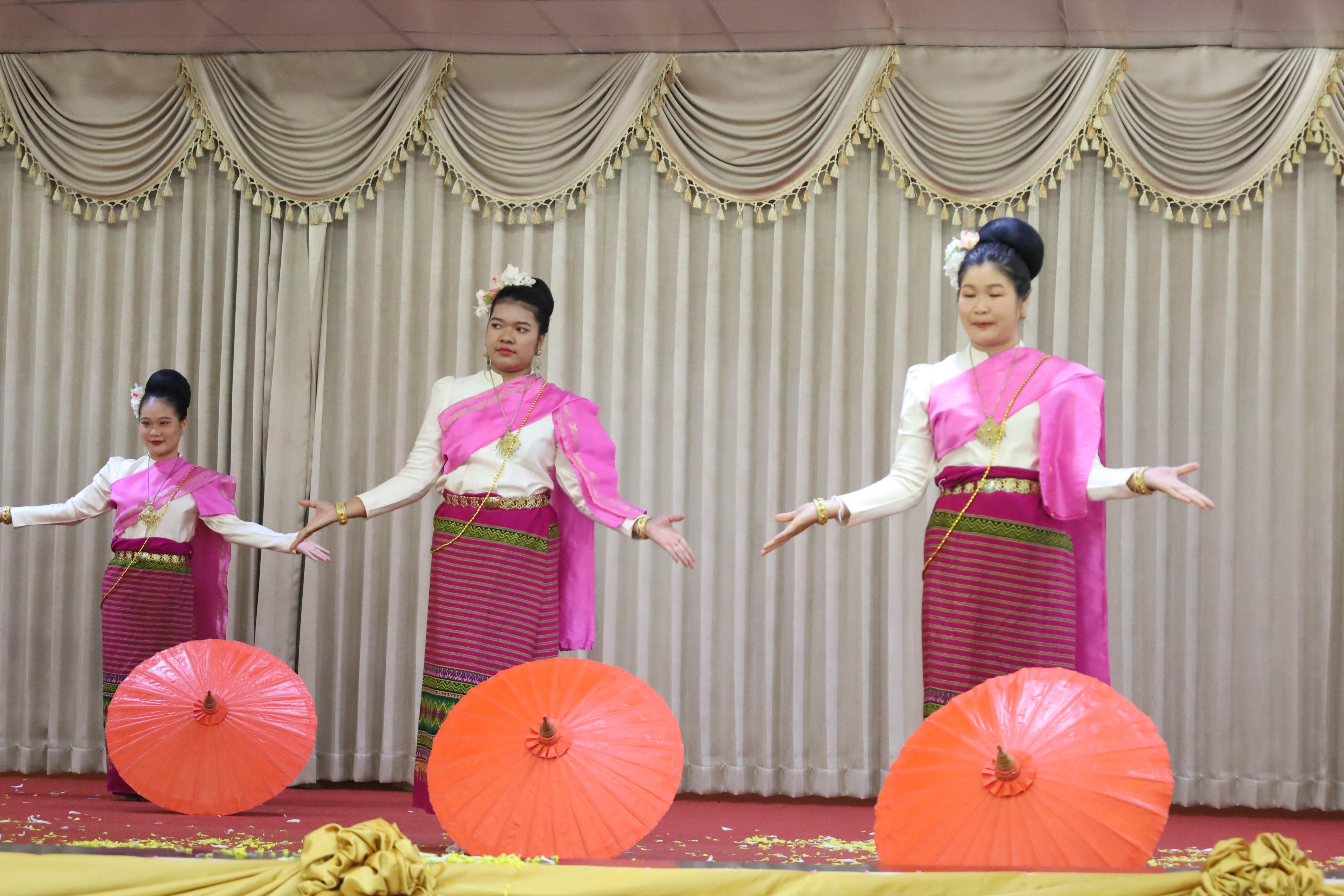 104. การแสดงรำ4ภาค