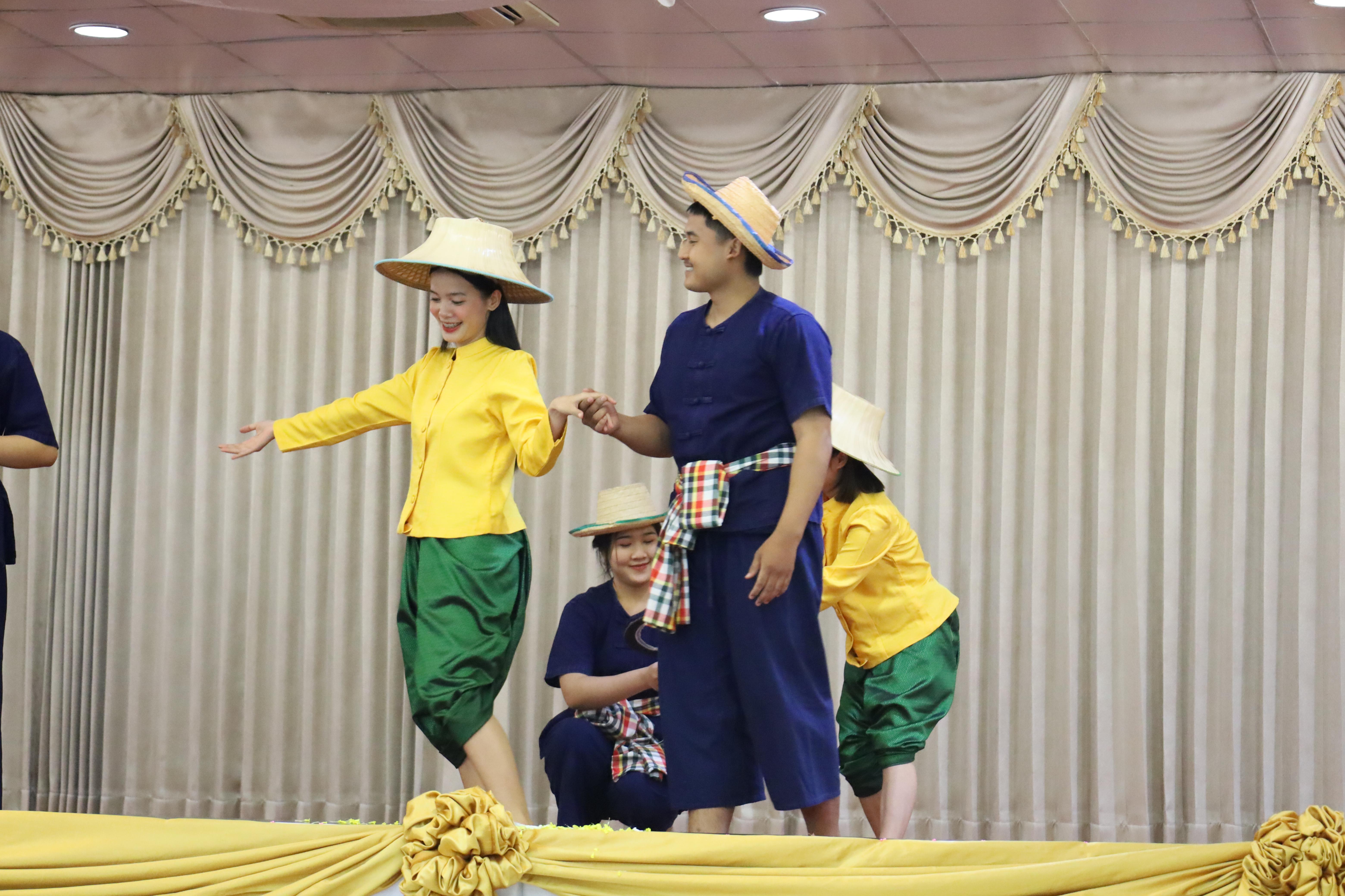 115. การแสดงรำ4ภาค