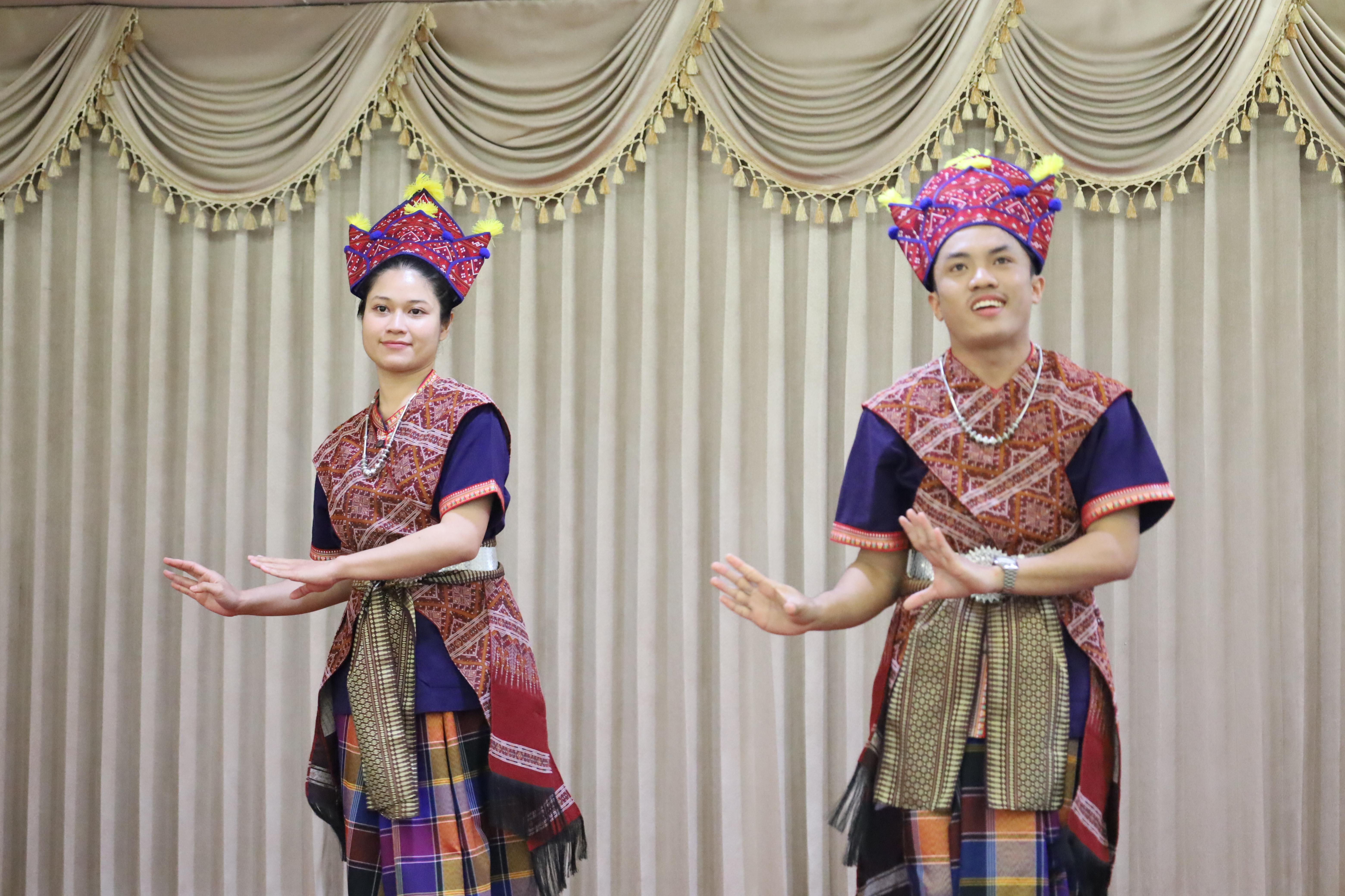 129. การแสดงรำ4ภาค