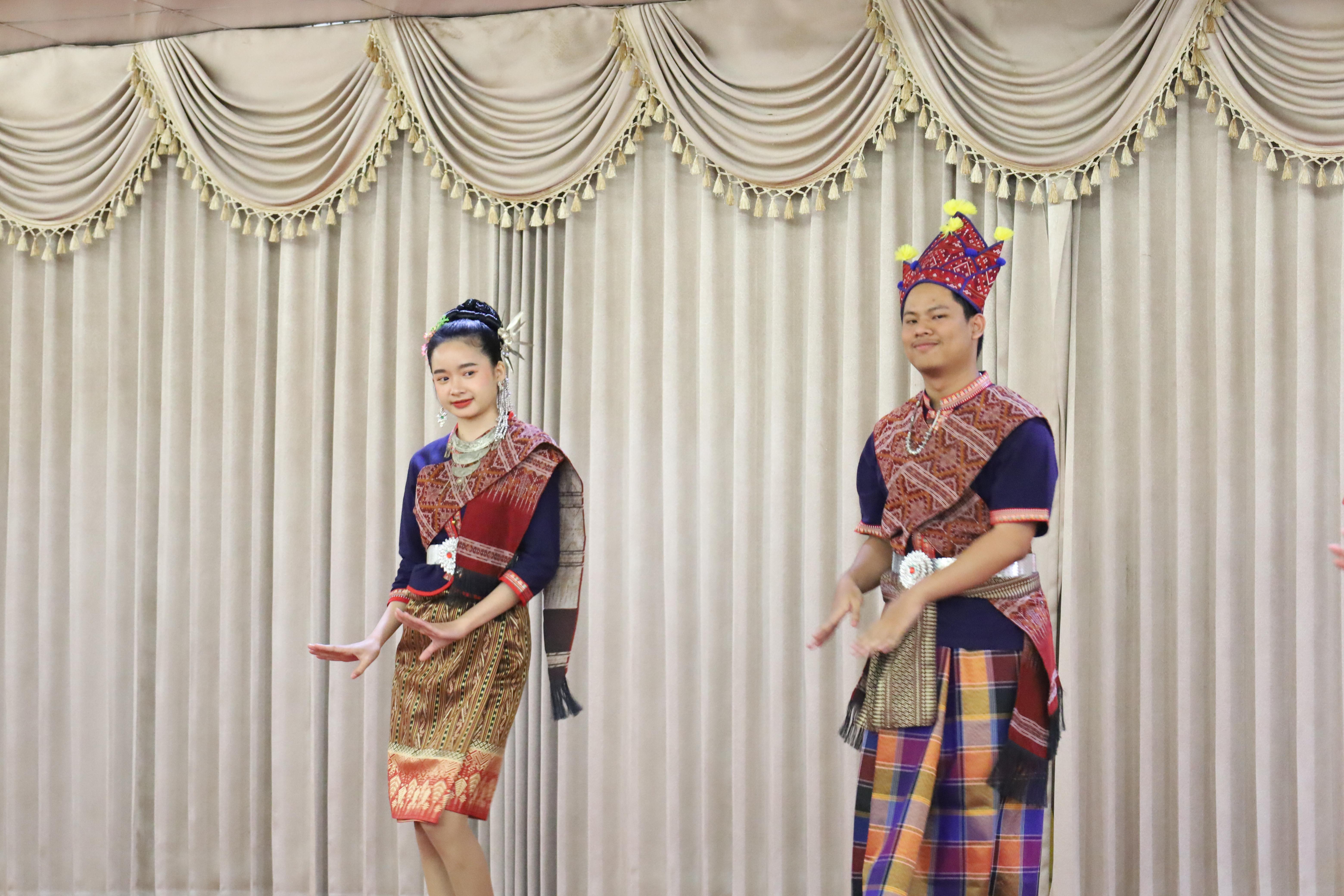 130. การแสดงรำ4ภาค