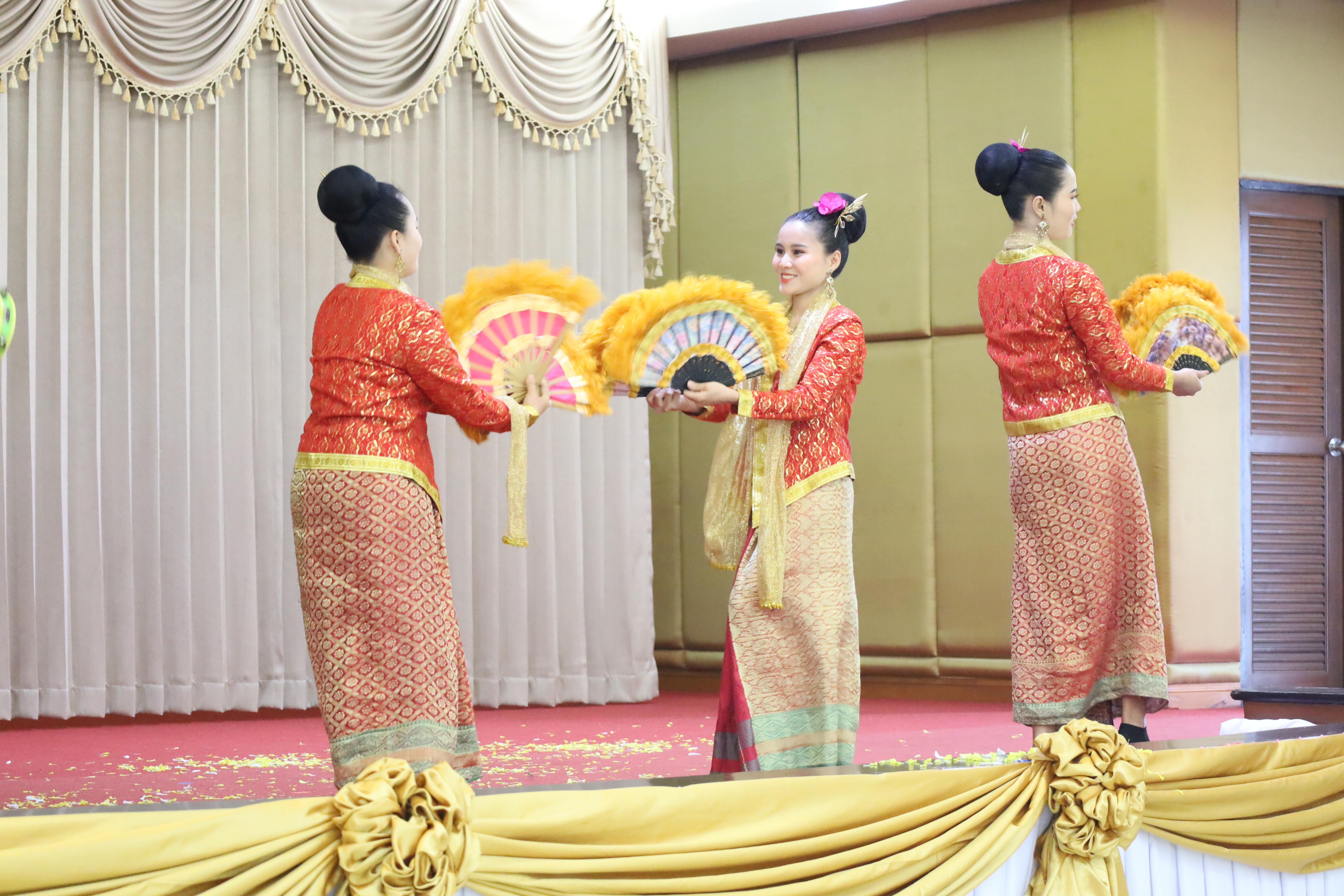 144. การแสดงรำ4ภาค