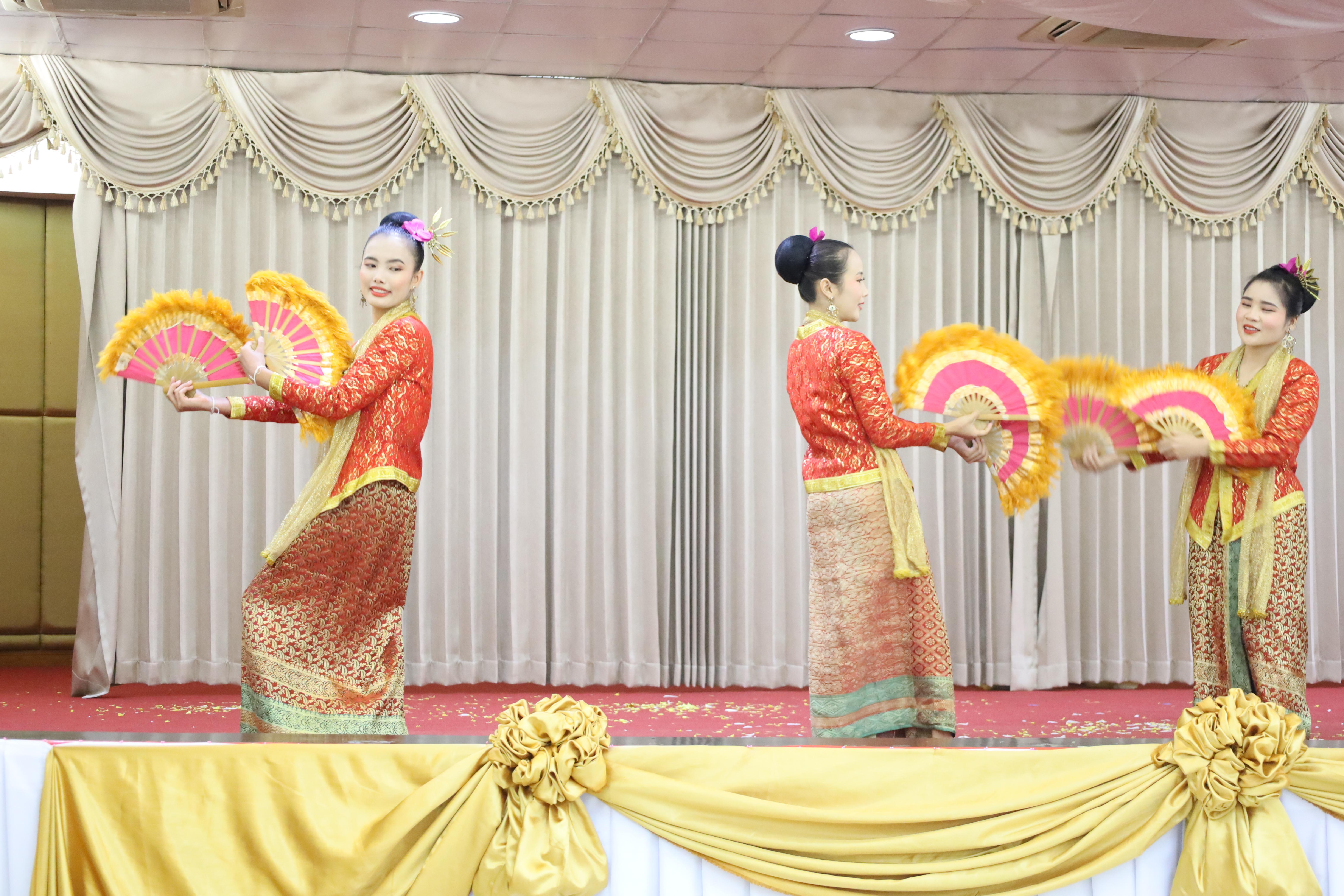 146. การแสดงรำ4ภาค