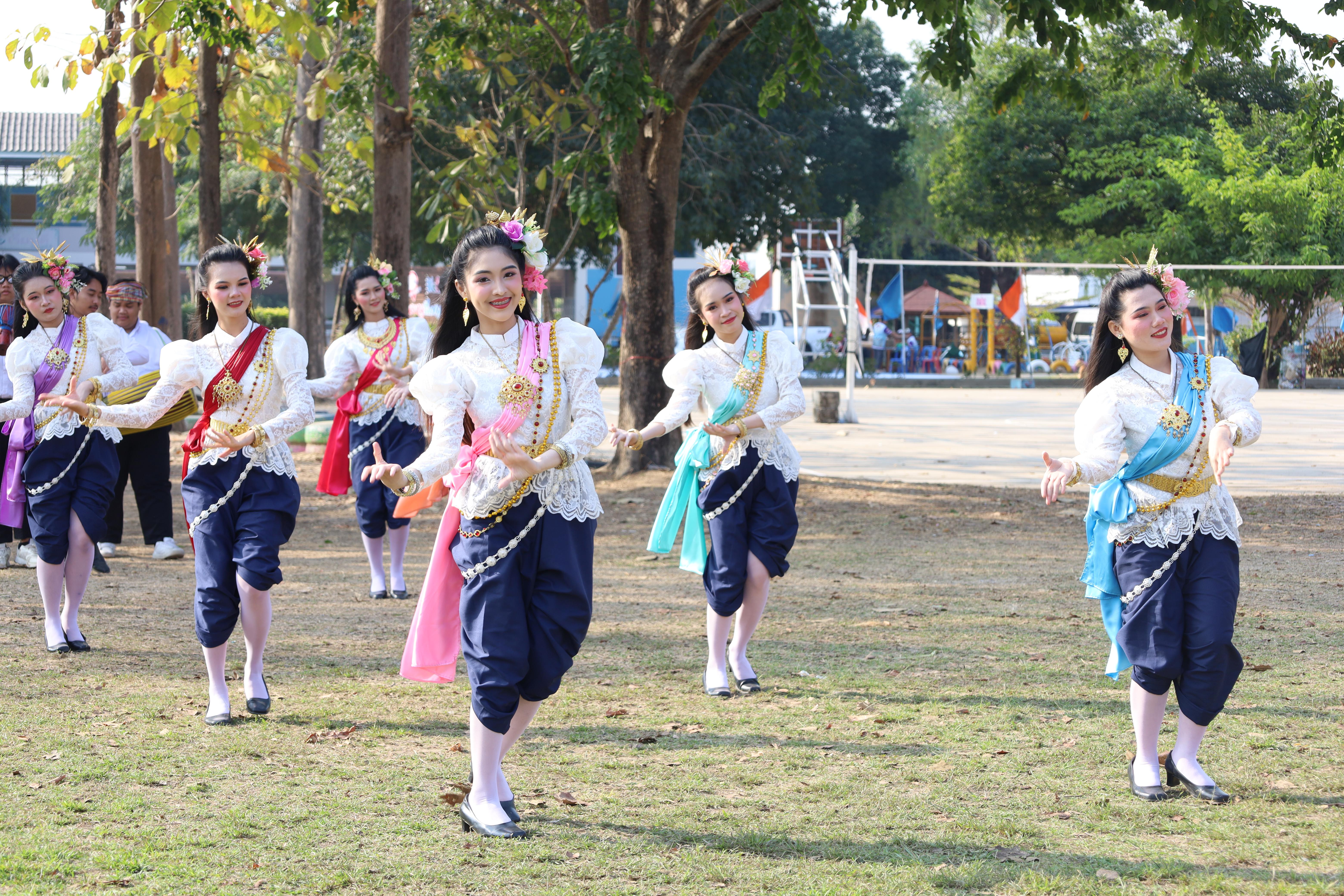 38. พิธีปิดและพิธีมอบธงค่ายจิตอาสาครุศาสตร์สัมพันธ์ 8 มหาวิทยาลัยราชภัฏภาคเหนือ ครั้งที่ 9