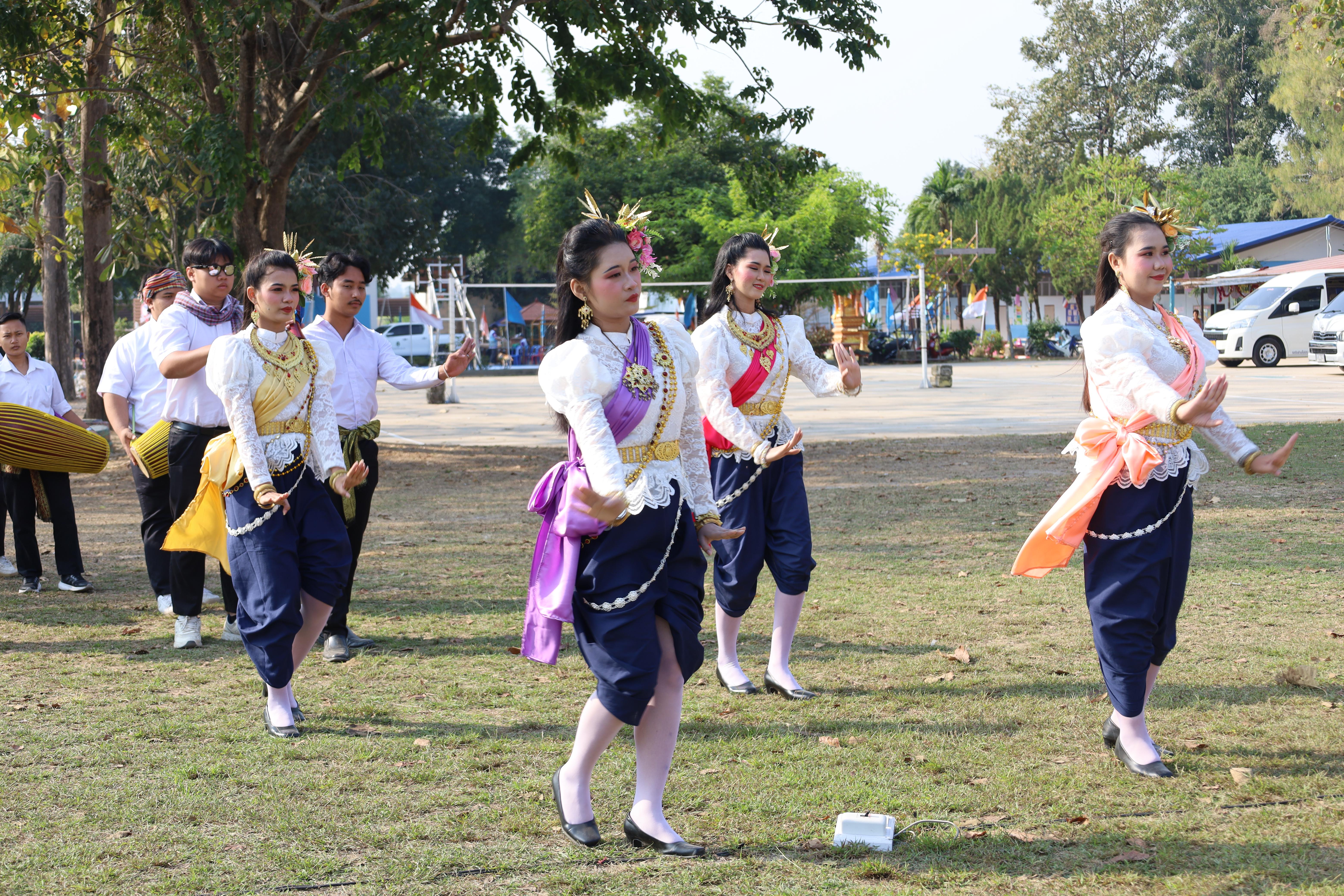 42. พิธีปิดและพิธีมอบธงค่ายจิตอาสาครุศาสตร์สัมพันธ์ 8 มหาวิทยาลัยราชภัฏภาคเหนือ ครั้งที่ 9