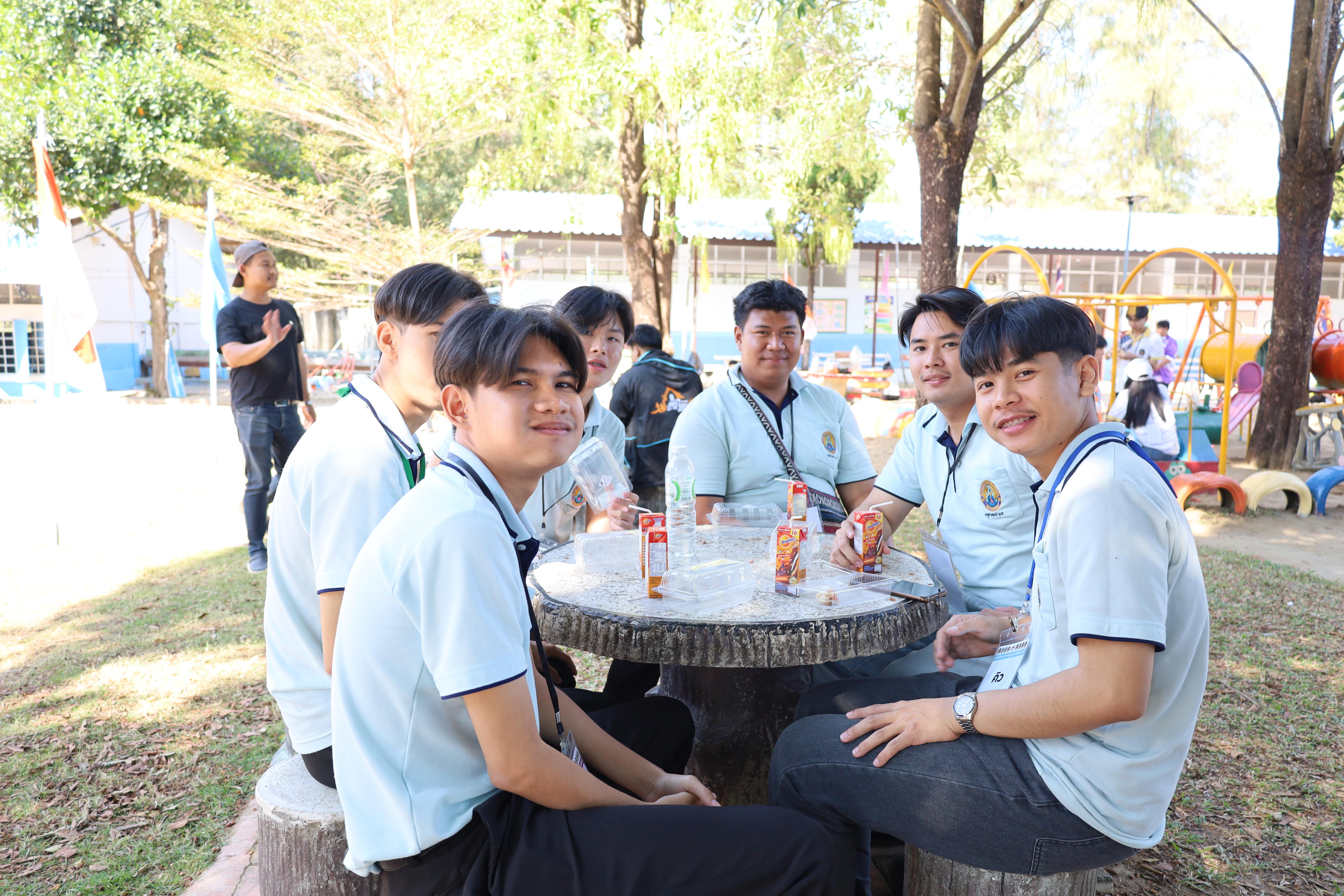 610. กิจกรรมค่ายจิตอาสาครุศาสตร์สัมพันธ์ 8 มหาวิทยาลัยราชภัฏภาคเหนือ ครั้งที่ 9 วันที่2