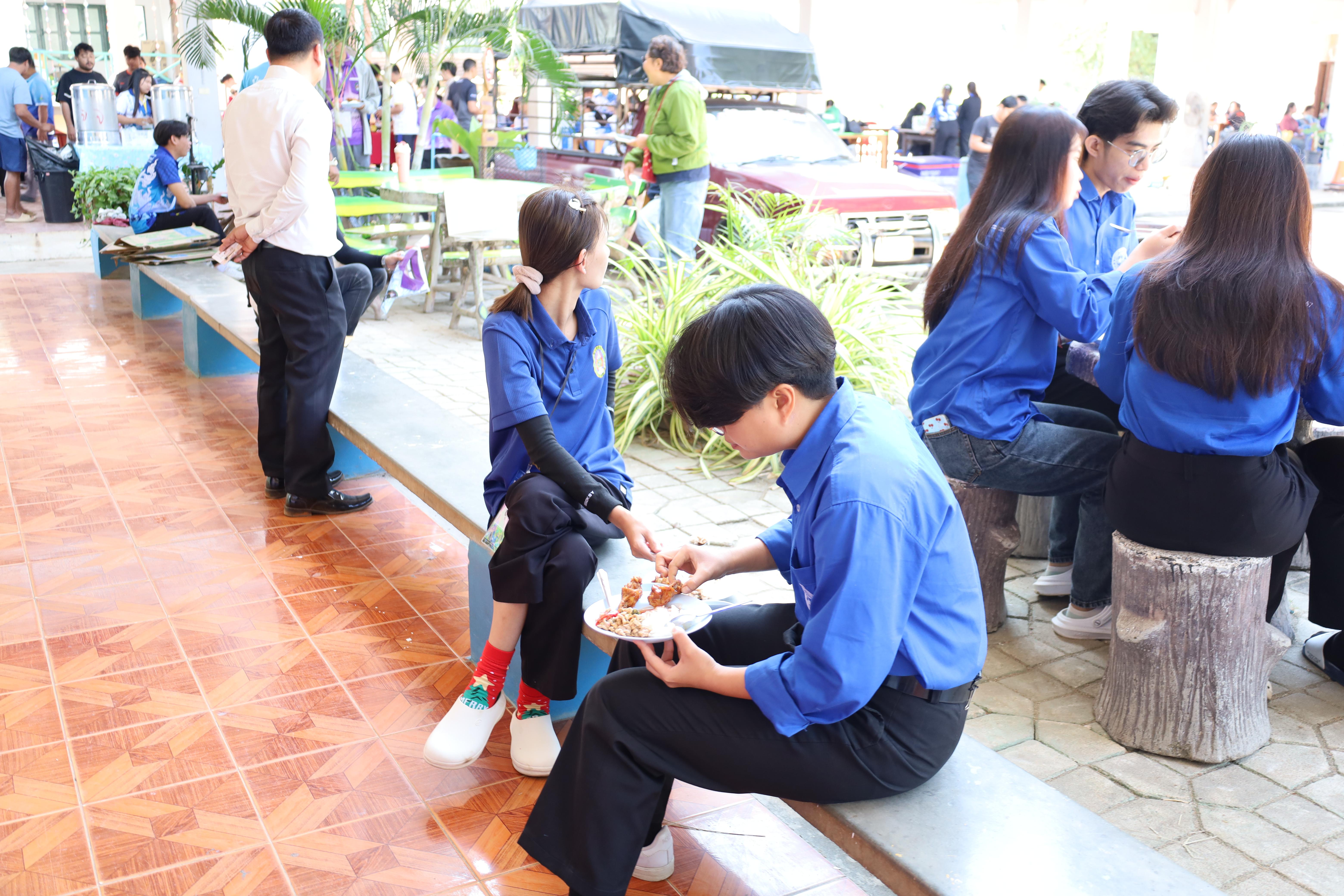 718. กิจกรรมค่ายจิตอาสาครุศาสตร์สัมพันธ์ 8 มหาวิทยาลัยราชภัฏภาคเหนือ ครั้งที่ 9 วันที่2