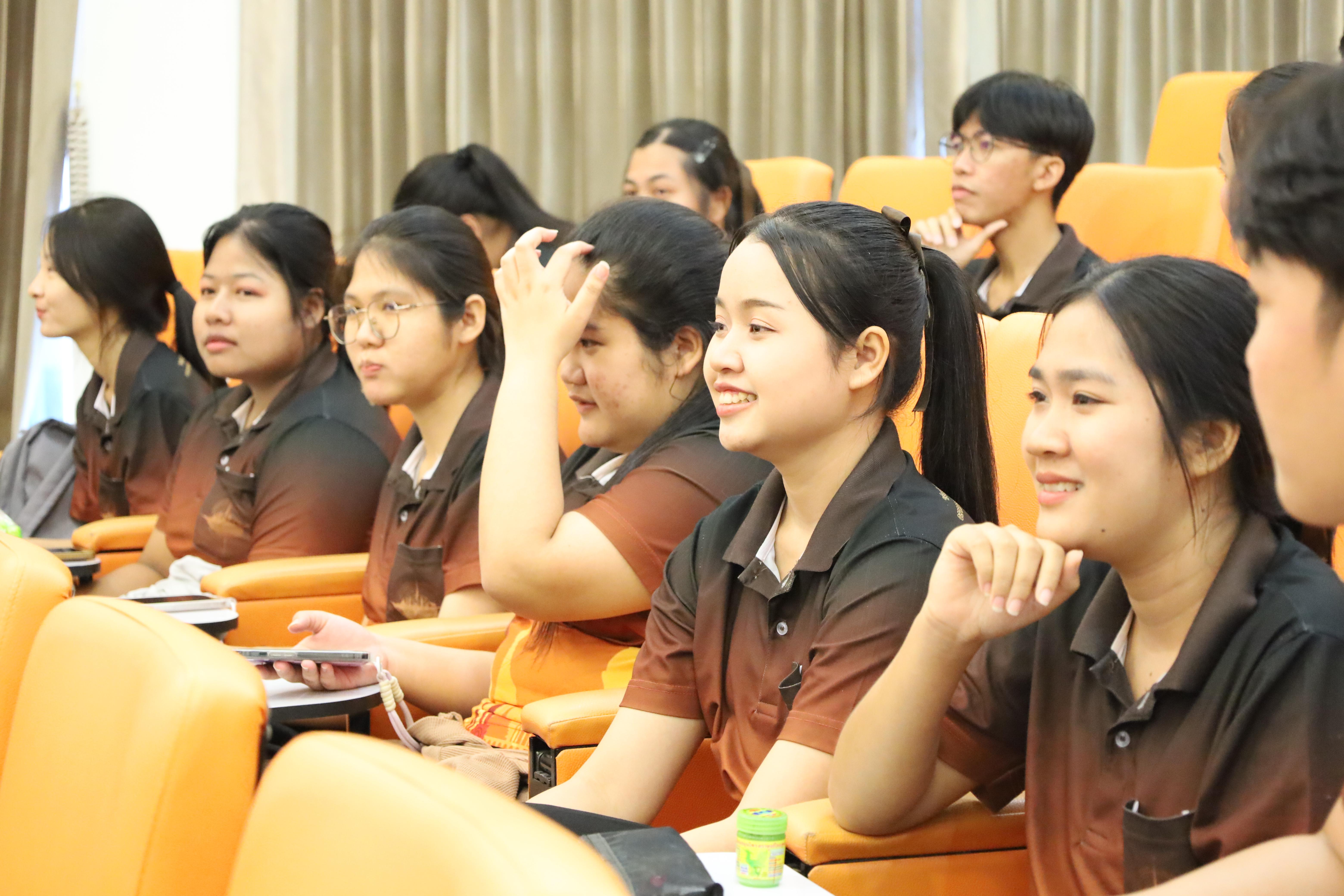 33. การแข่งขันตอบปัญหาสังคม
