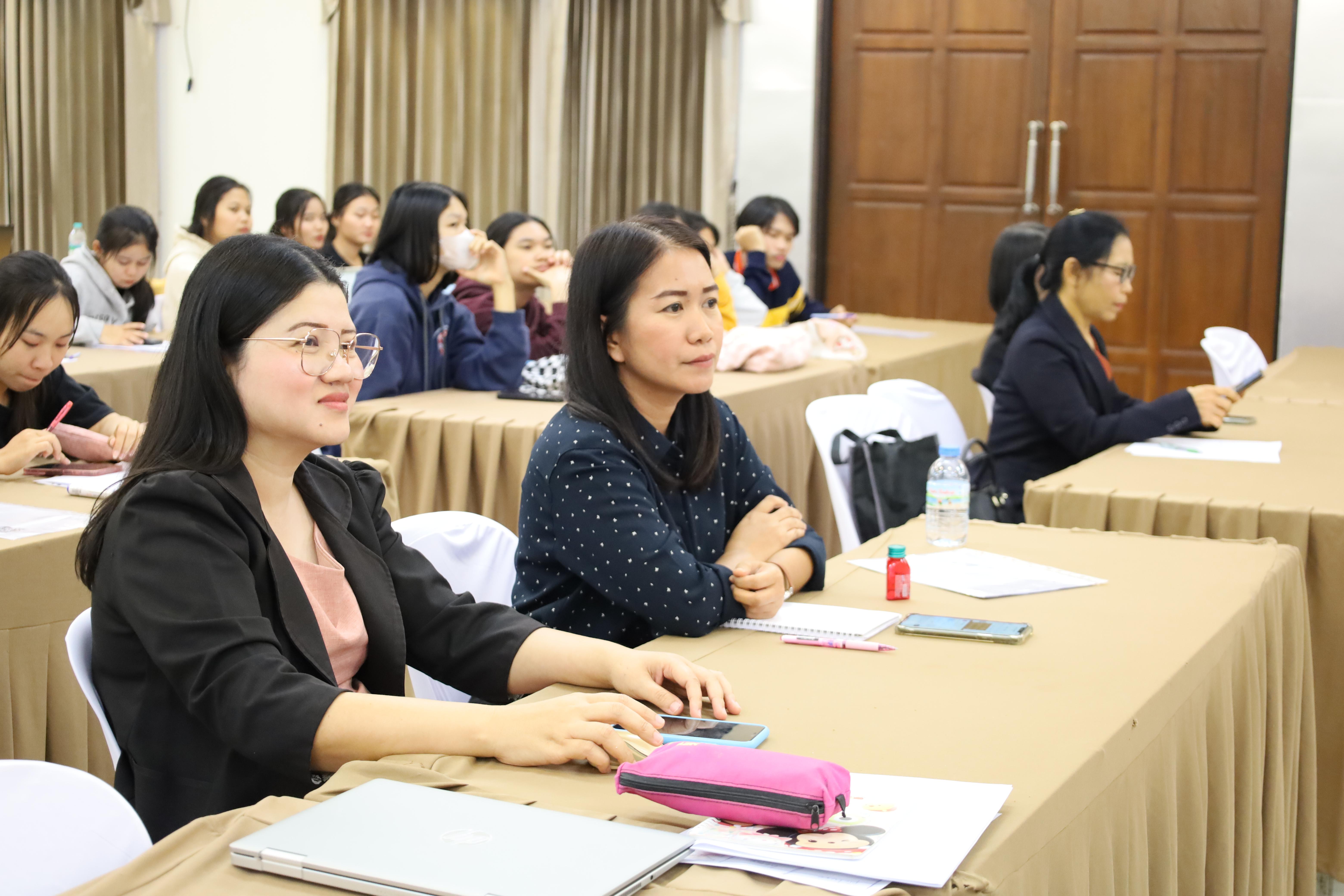 127. กิจกรรมอบรมเชิงปฏิบัติการนวัตกรรมทางการศึกษารูปแบบ PTRU วันที่ 2