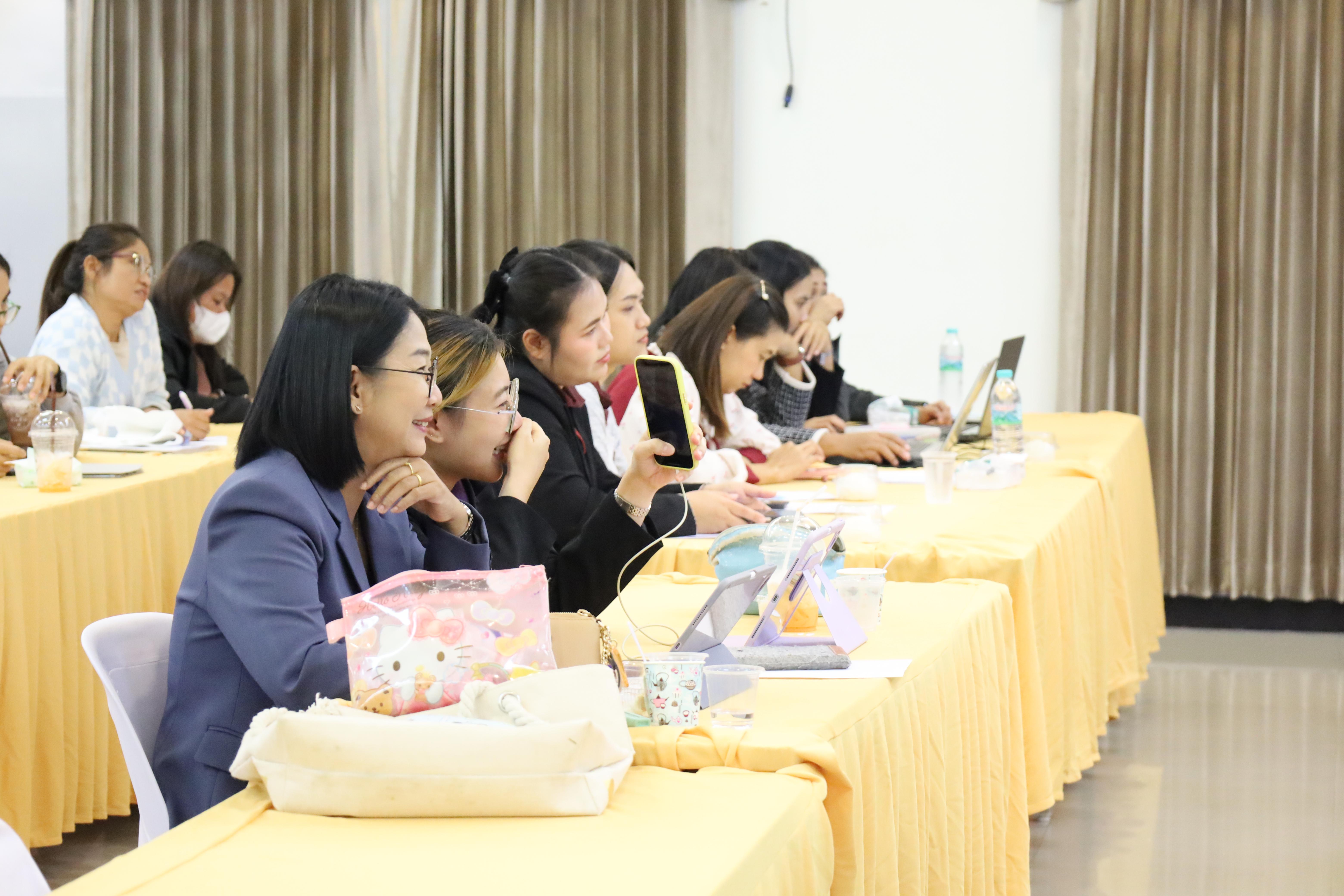 142. กิจกรรมอบรมเชิงปฏิบัติการนวัตกรรมทางการศึกษารูปแบบ PTRU วันที่ 2