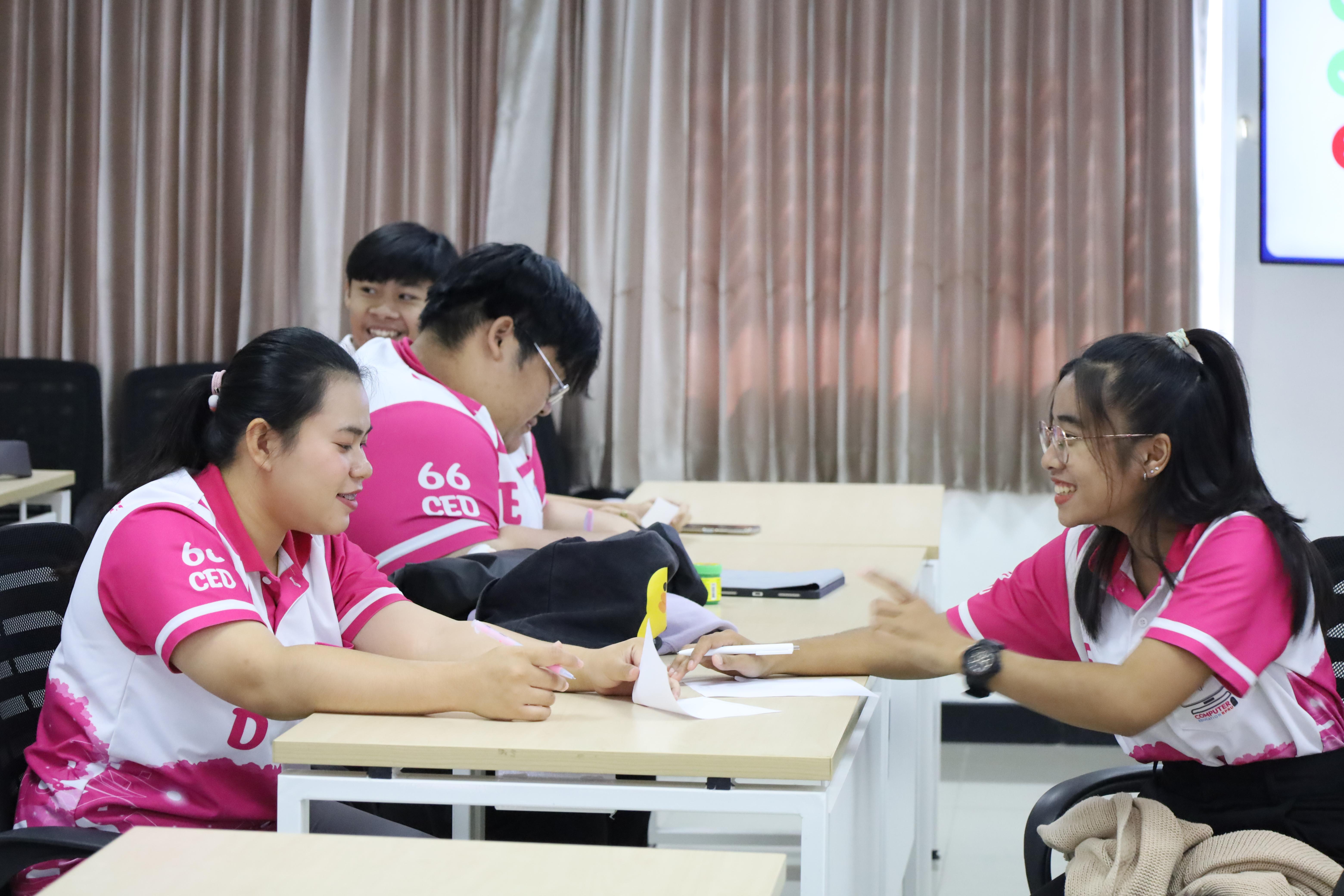 43. กิจกรรมการออกแบบการจัดการเรียนรู้แบบ STEM สำหรับนักศึกษาโปรแกรมวิชาคอมพิวเตอร์