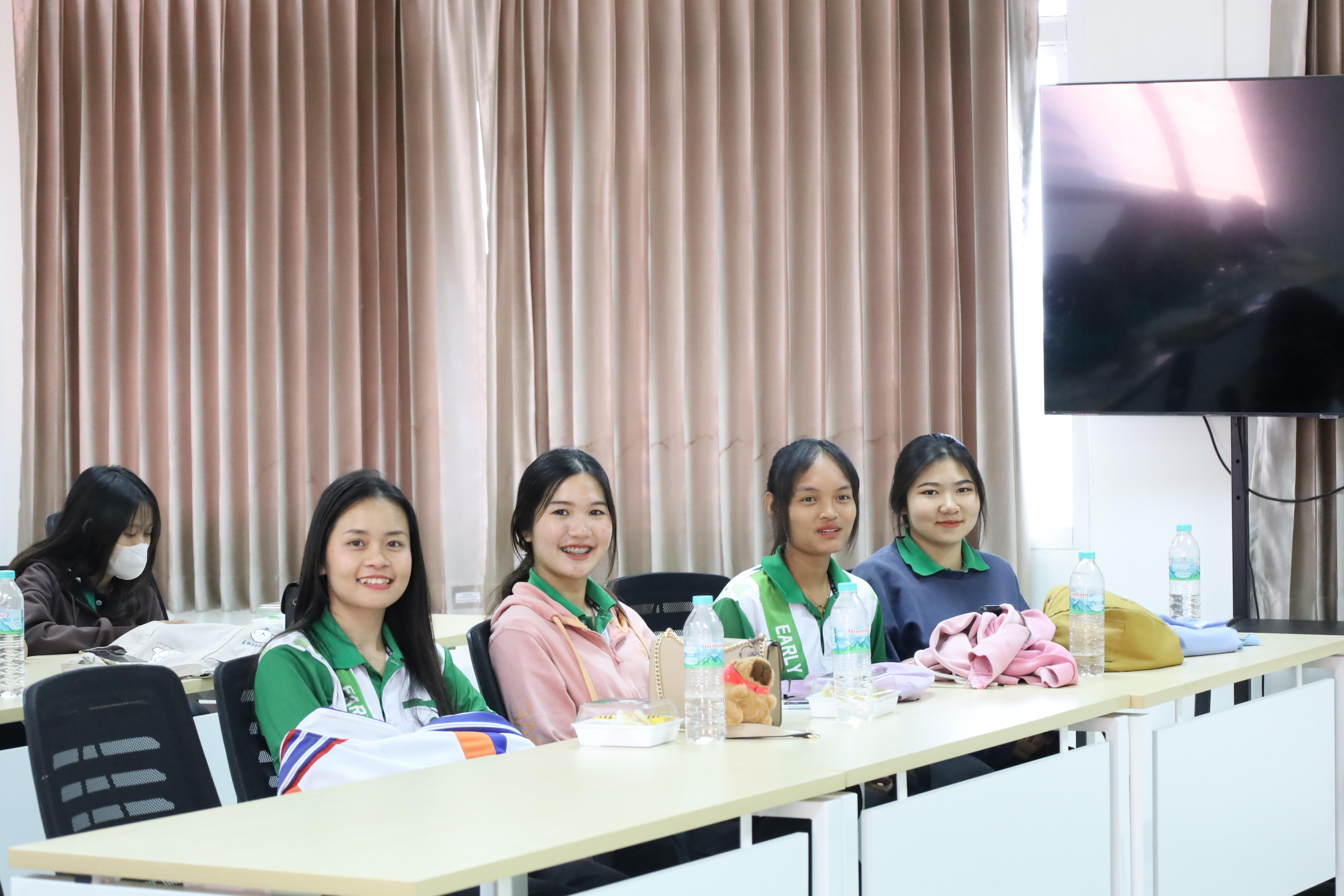 9. กิจกรรมอบรมเชิงปฏิบัติการศิลปะการแสดงละคร โปรแกรมวิชาการศึกษาปฐมวัย
