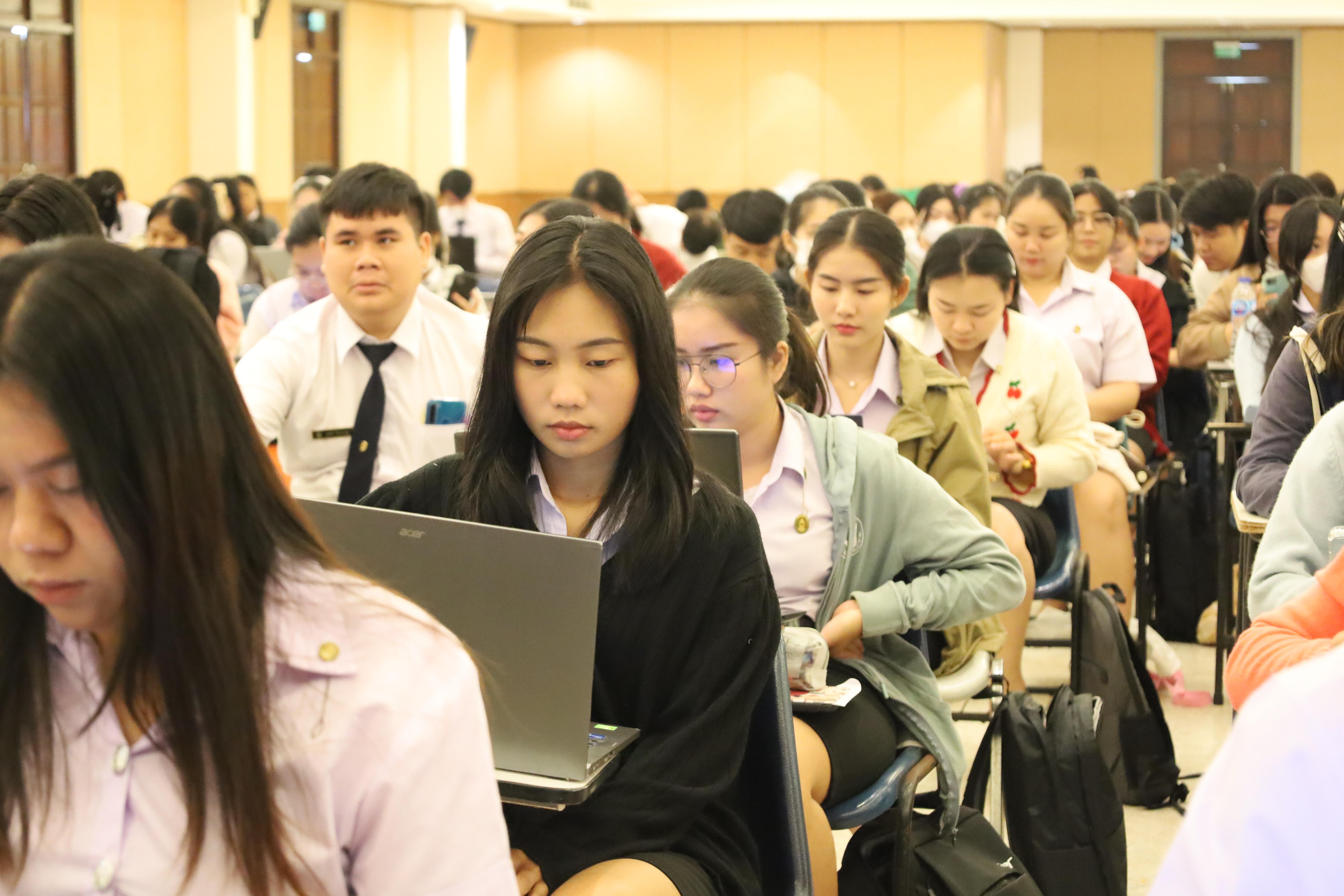 112. กิจกรรมสัมมนาและนำเสนอนวัตกรรมทางการศึกษานักศึกษาฝึกประสบการณ์วิชาชีพครู
