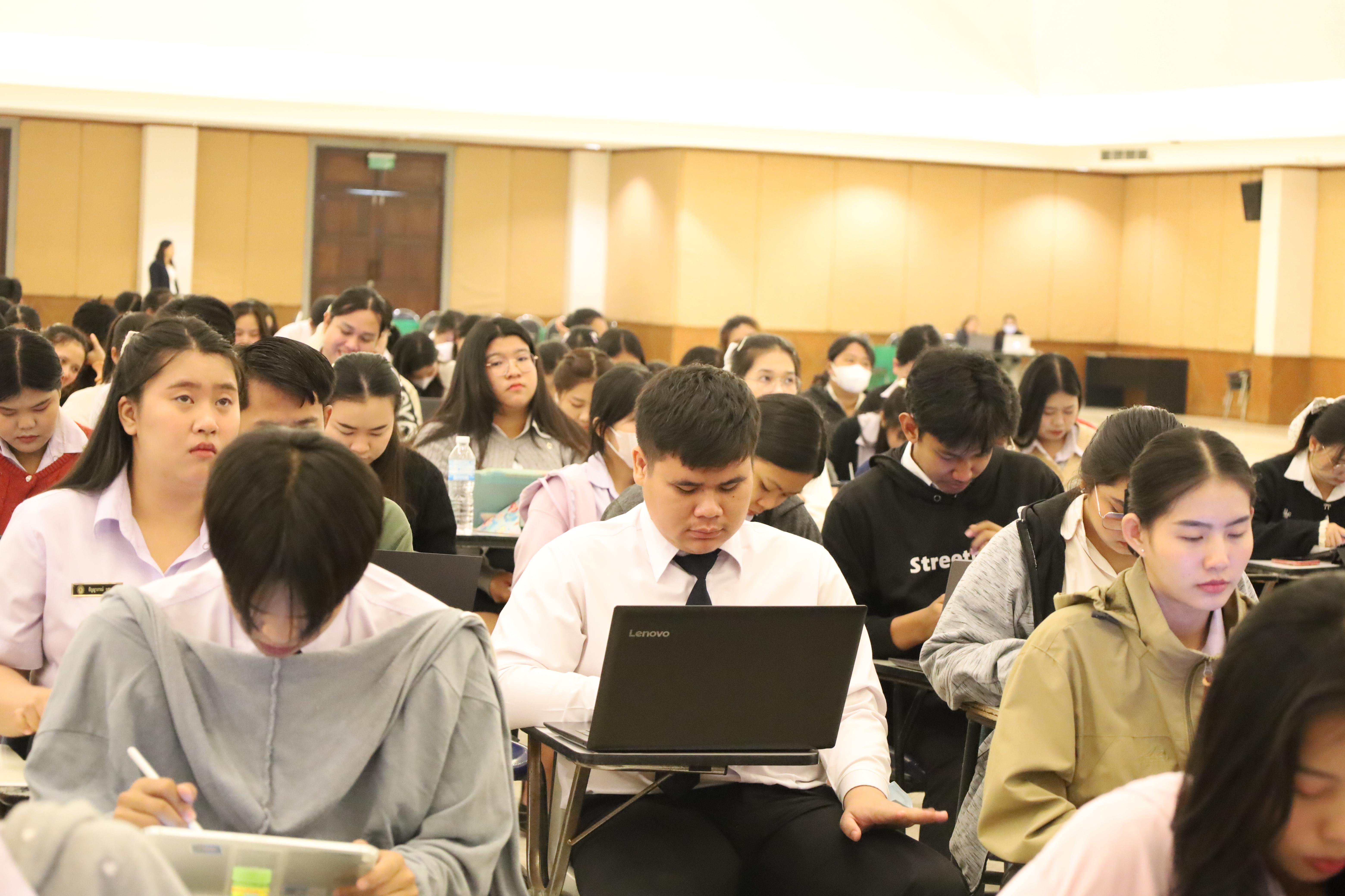 10. กิจกรรมสัมมนาและนำเสนอนวัตกรรมทางการศึกษานักศึกษาฝึกประสบการณ์วิชาชีพครู วันที่2