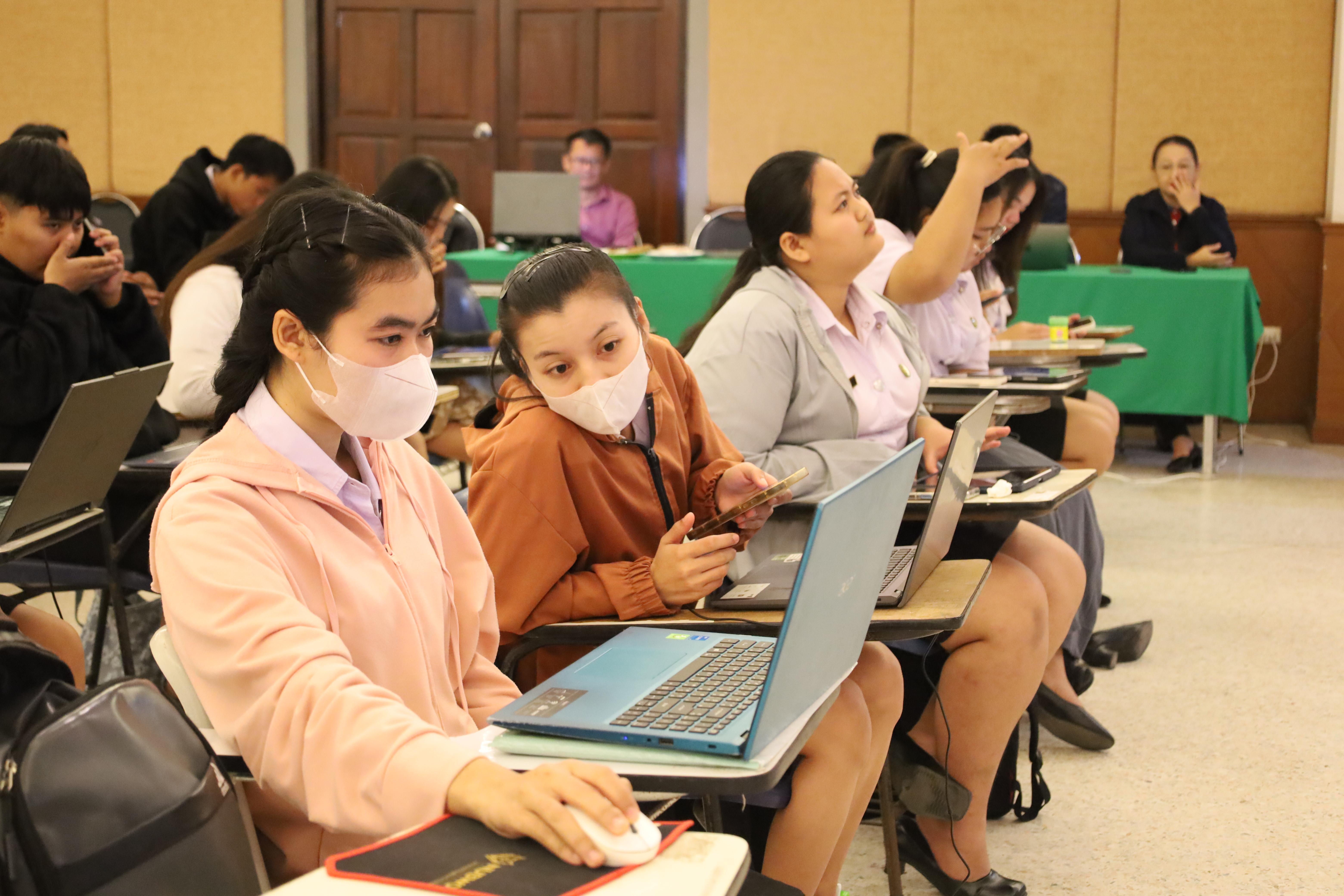 32. กิจกรรมสัมมนาและนำเสนอนวัตกรรมทางการศึกษานักศึกษาฝึกประสบการณ์วิชาชีพครู วันที่2
