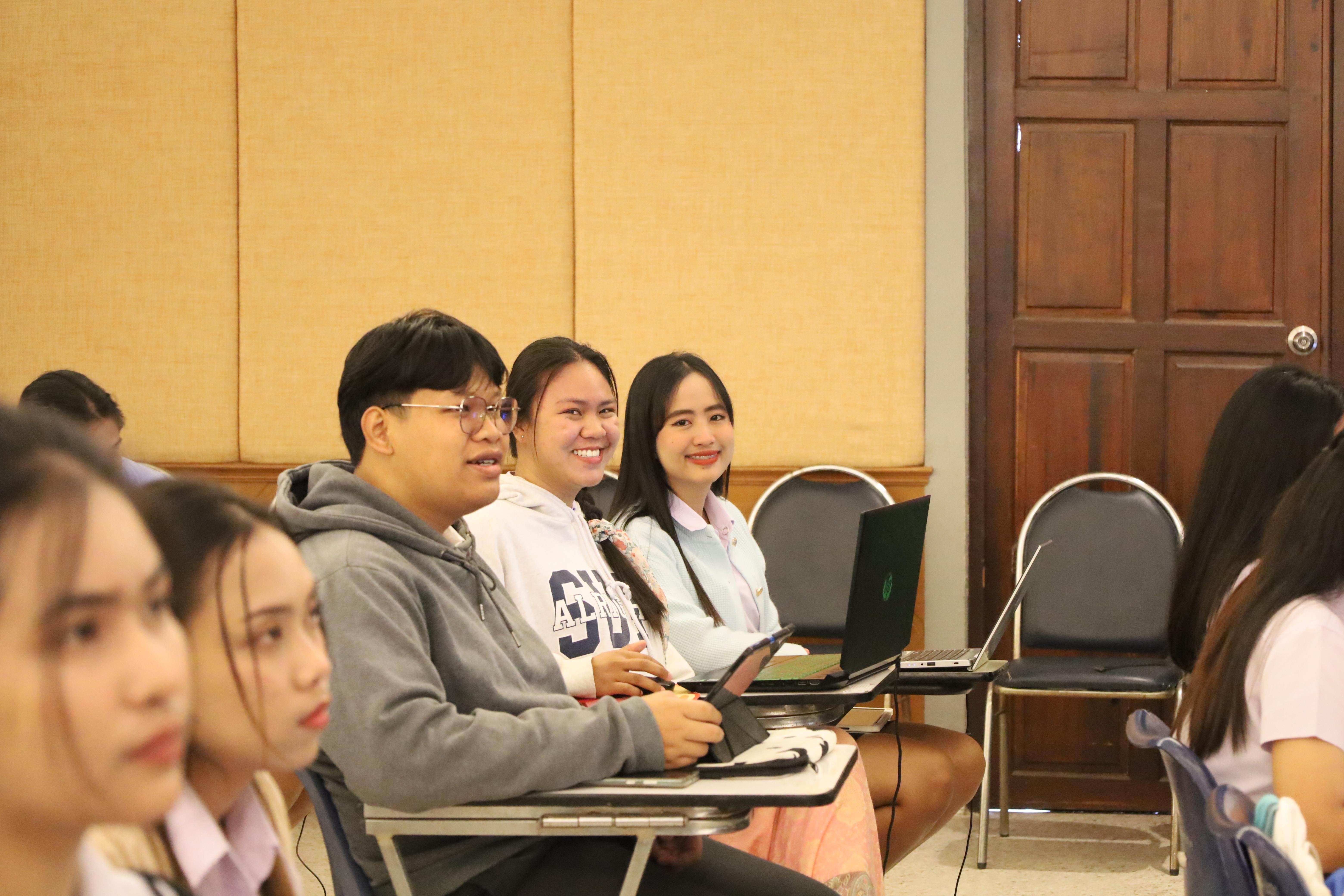 36. กิจกรรมสัมมนาและนำเสนอนวัตกรรมทางการศึกษานักศึกษาฝึกประสบการณ์วิชาชีพครู วันที่2