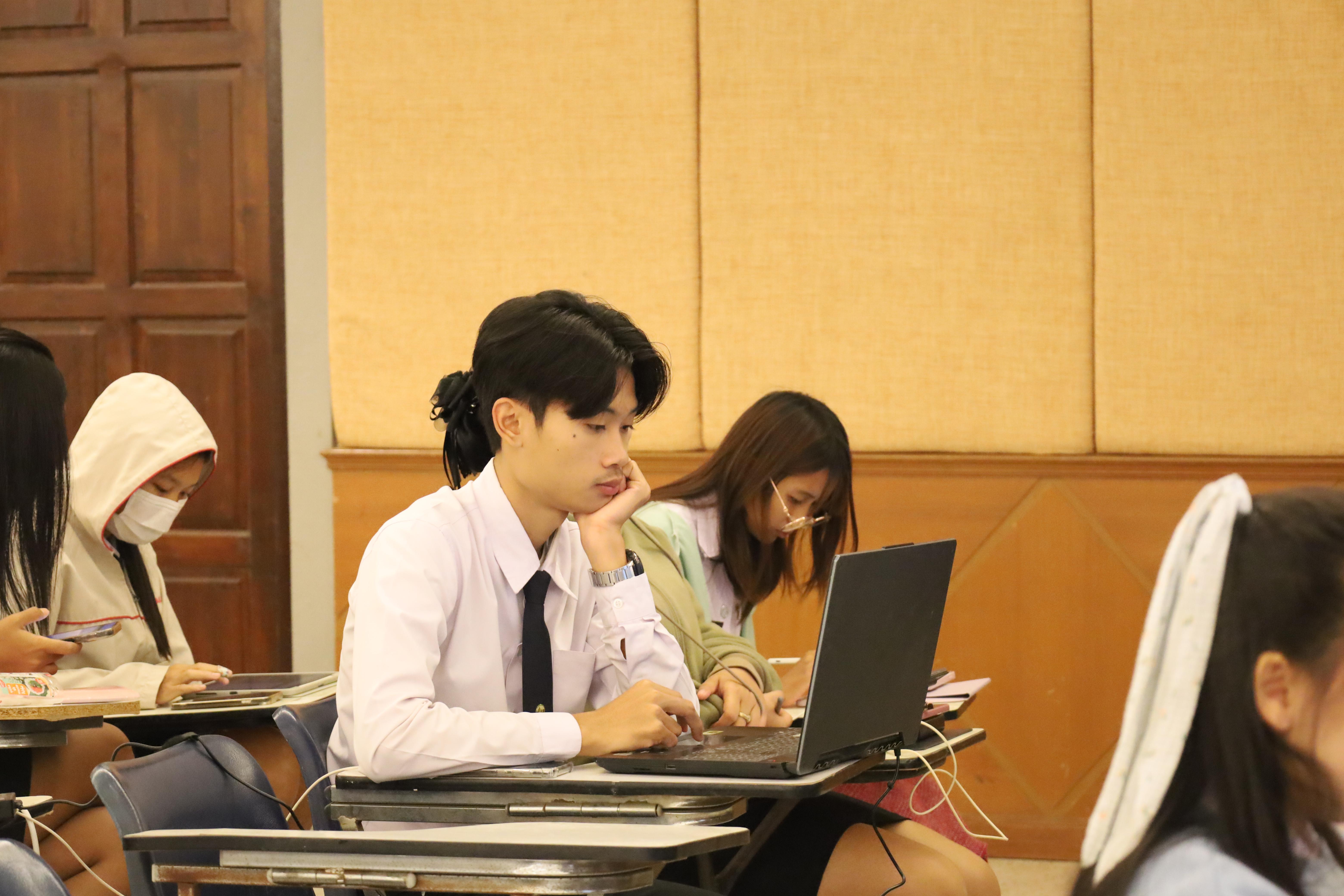 40. กิจกรรมสัมมนาและนำเสนอนวัตกรรมทางการศึกษานักศึกษาฝึกประสบการณ์วิชาชีพครู วันที่2