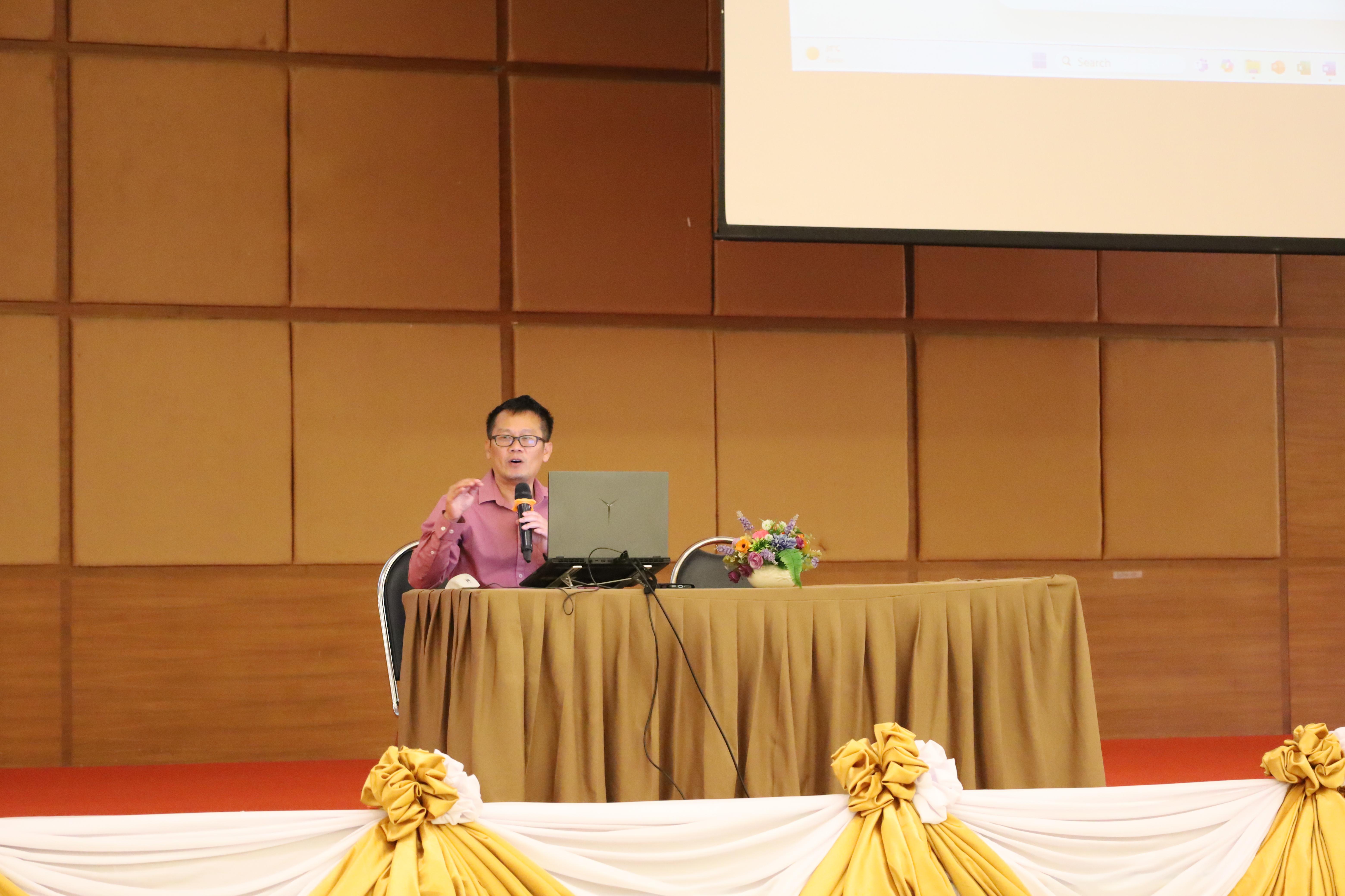 71. กิจกรรมสัมมนาและนำเสนอนวัตกรรมทางการศึกษานักศึกษาฝึกประสบการณ์วิชาชีพครู วันที่2