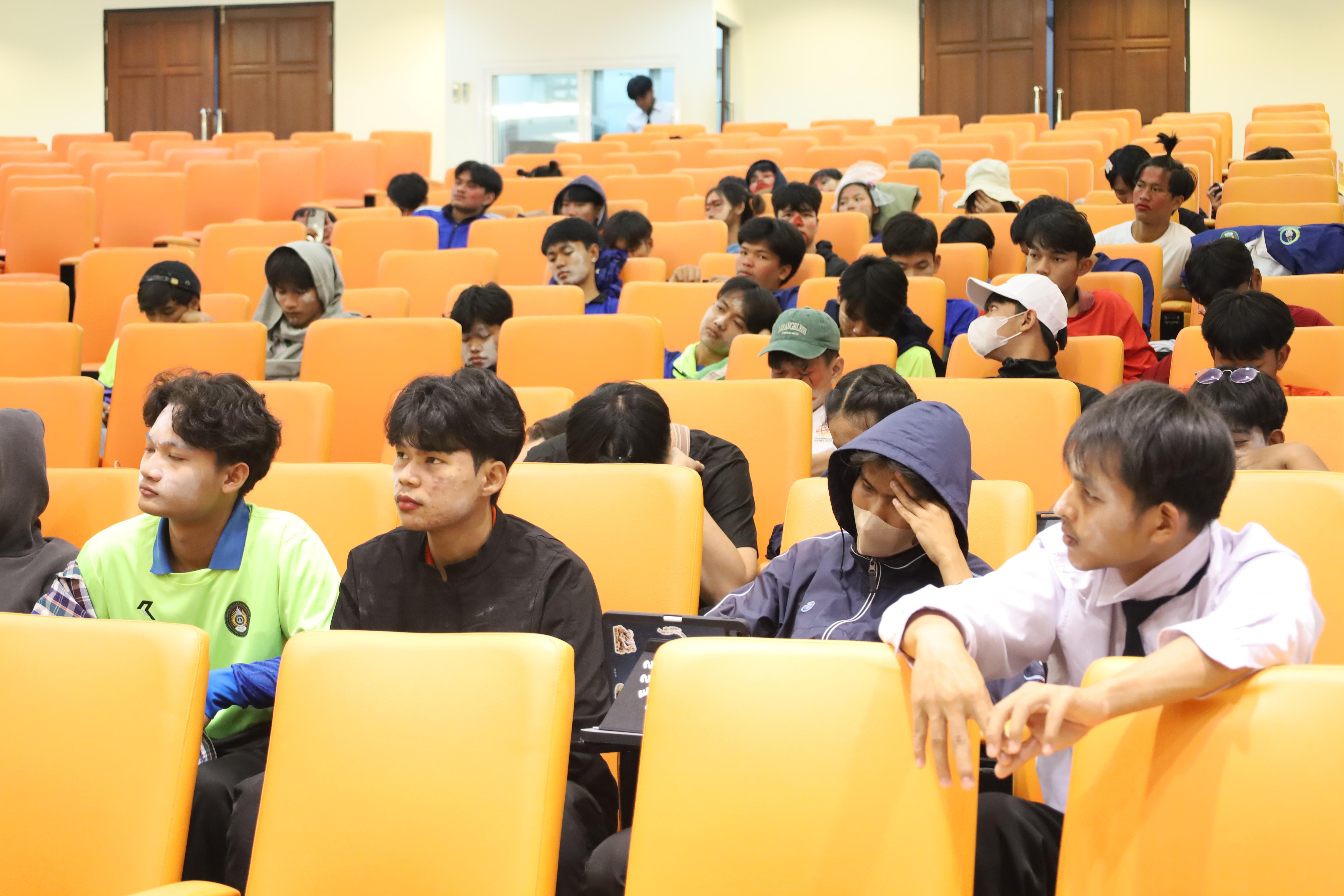 5. กิจกรรมการโต้วาทีของนักศึกษาในรายวิชาจิตวิทยาสำหรับครู