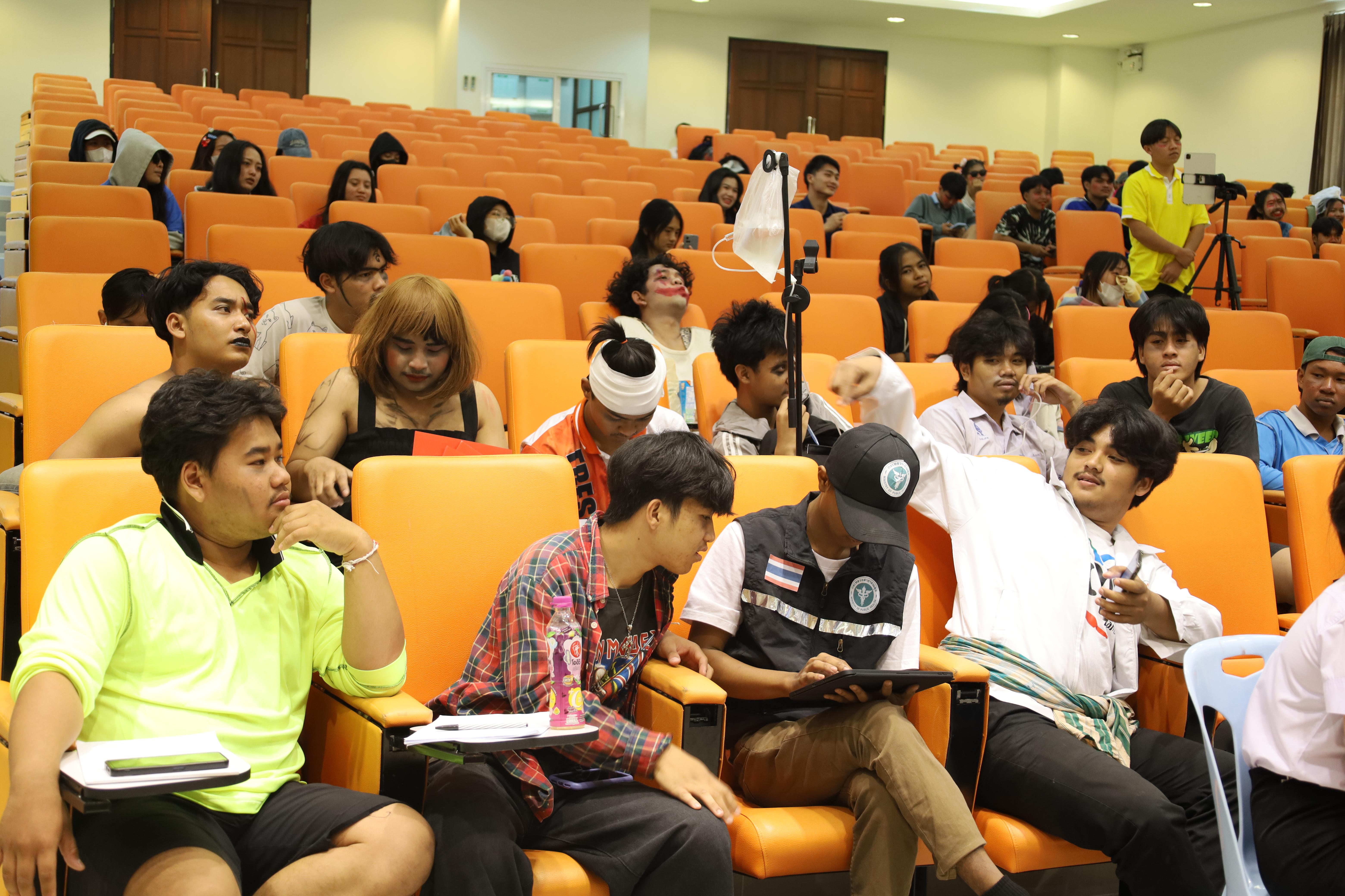16. กิจกรรมการโต้วาทีของนักศึกษาในรายวิชาจิตวิทยาสำหรับครู