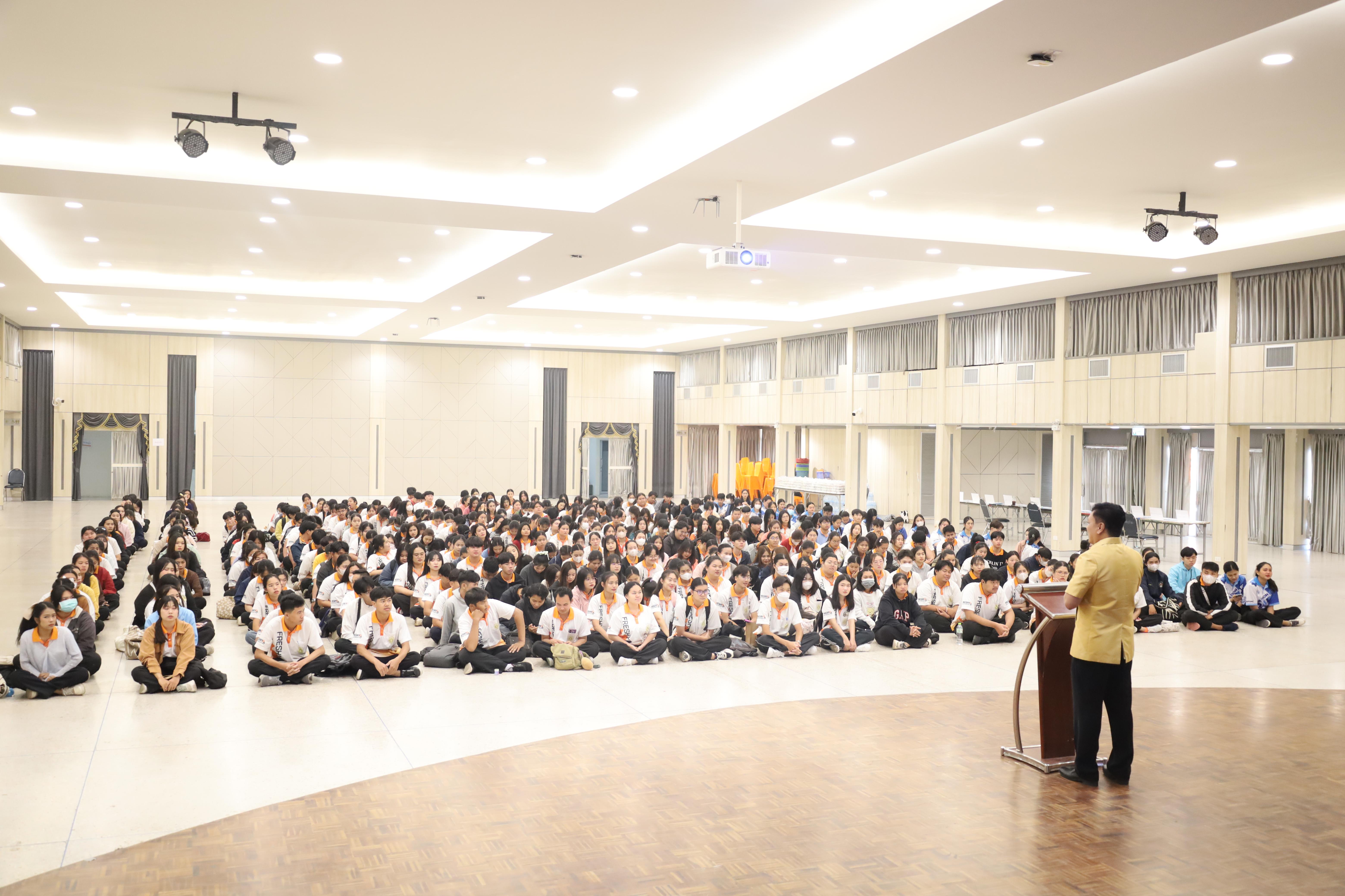 27. กิจกรรมอบรมพัฒนาทักษะนักศึกษาตามสมรรถนะ ชั้นปีที่ 2