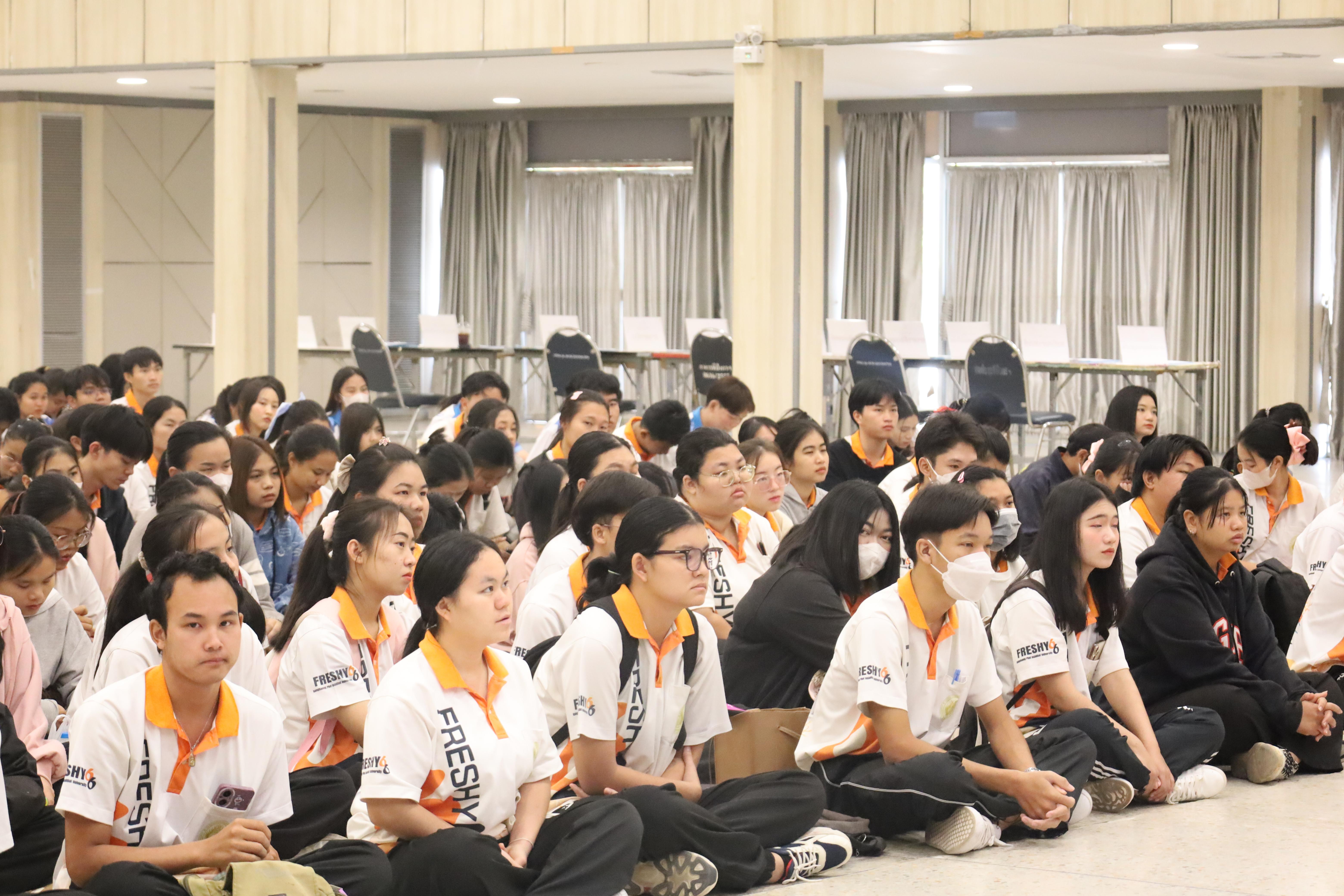 29. กิจกรรมอบรมพัฒนาทักษะนักศึกษาตามสมรรถนะ ชั้นปีที่ 2