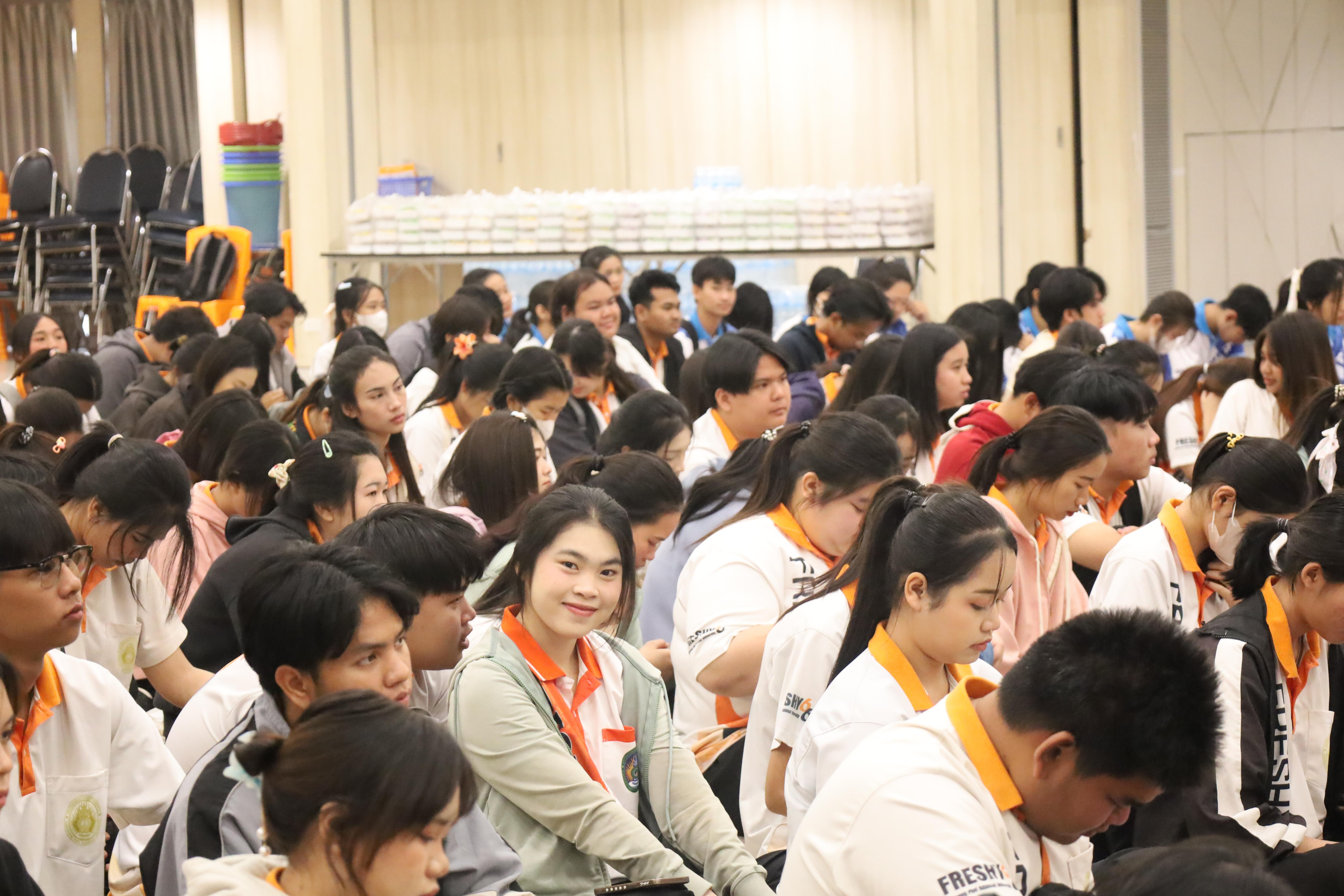 37. กิจกรรมอบรมพัฒนาทักษะนักศึกษาตามสมรรถนะ ชั้นปีที่ 2