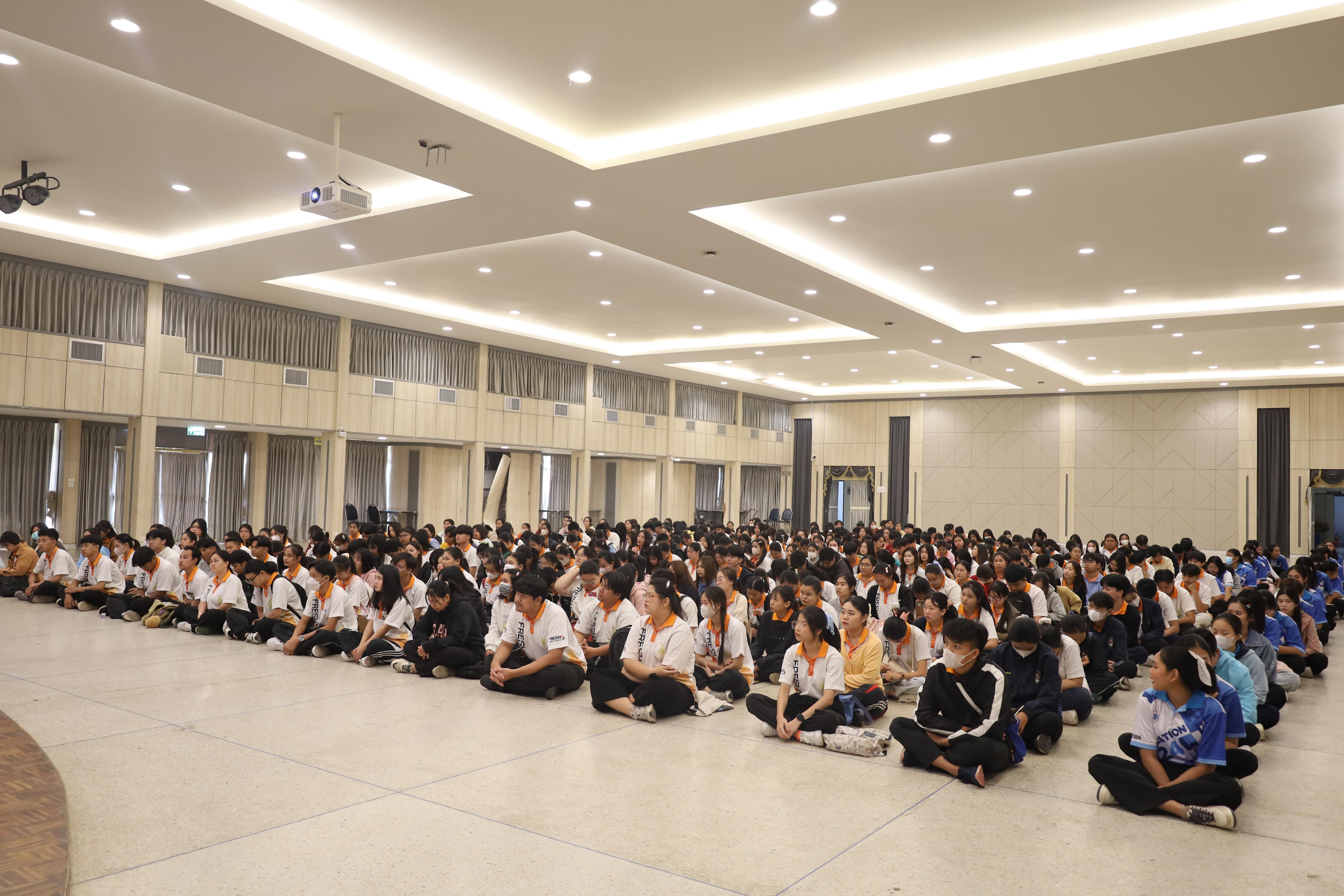 44. กิจกรรมอบรมพัฒนาทักษะนักศึกษาตามสมรรถนะ ชั้นปีที่ 2