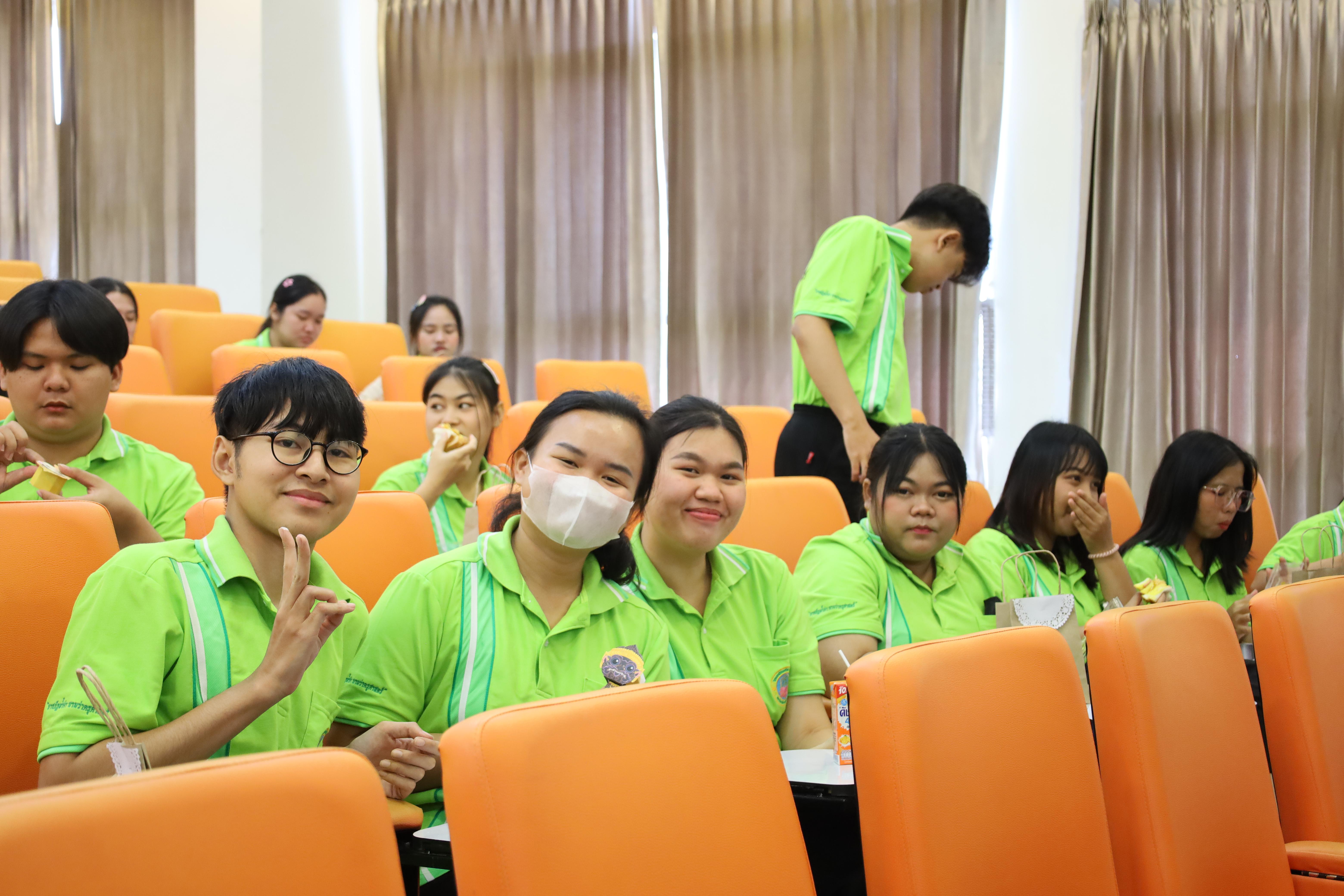 9. กิจกรรมพัฒนาทักษะการจัดการเรียนรู้เชิงสร้างสรรค์วิชาวรรณคดี