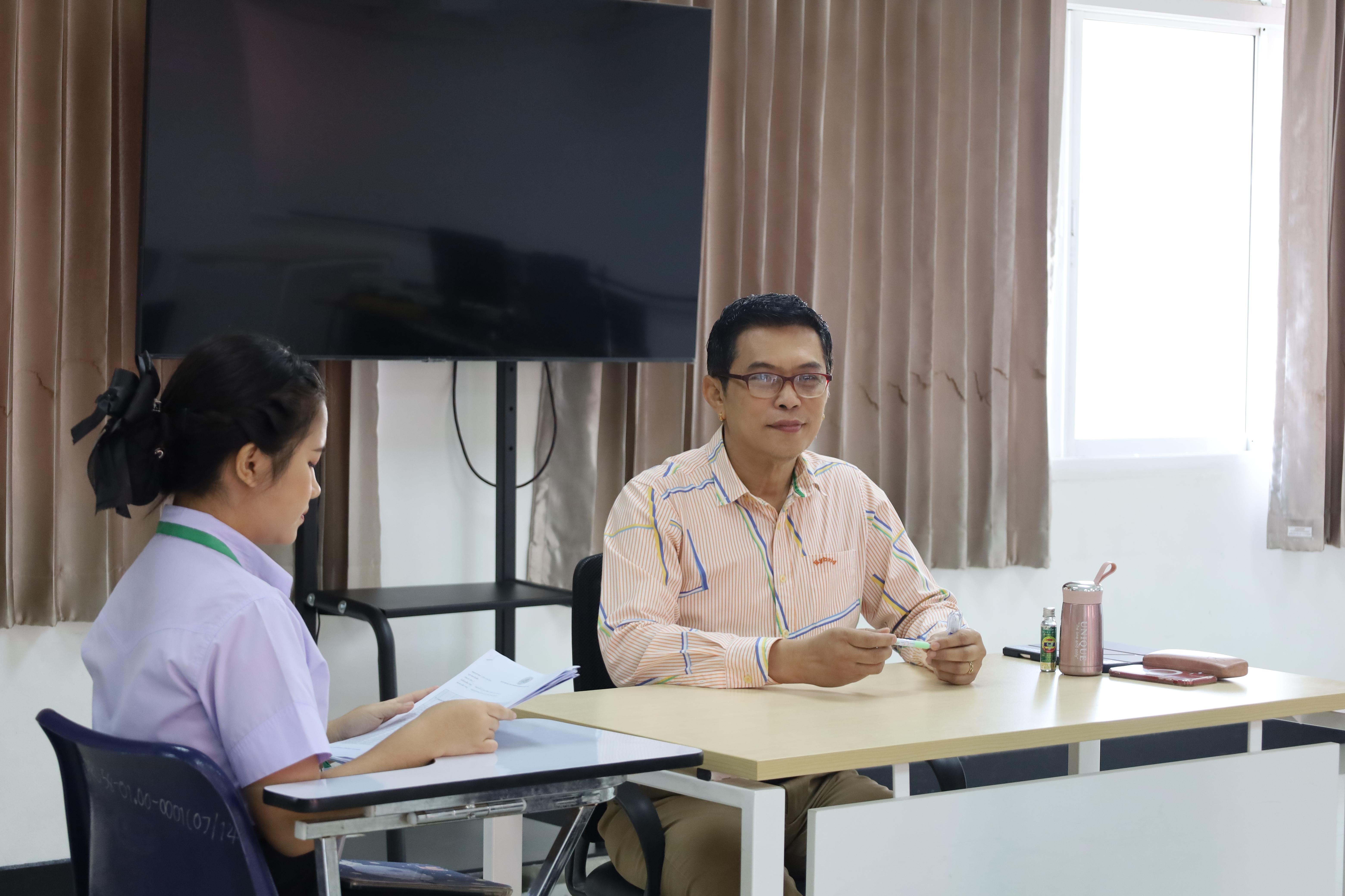 51. บรรยากาศการสอบสัมภาษณ์นักศึกษารอบ 2