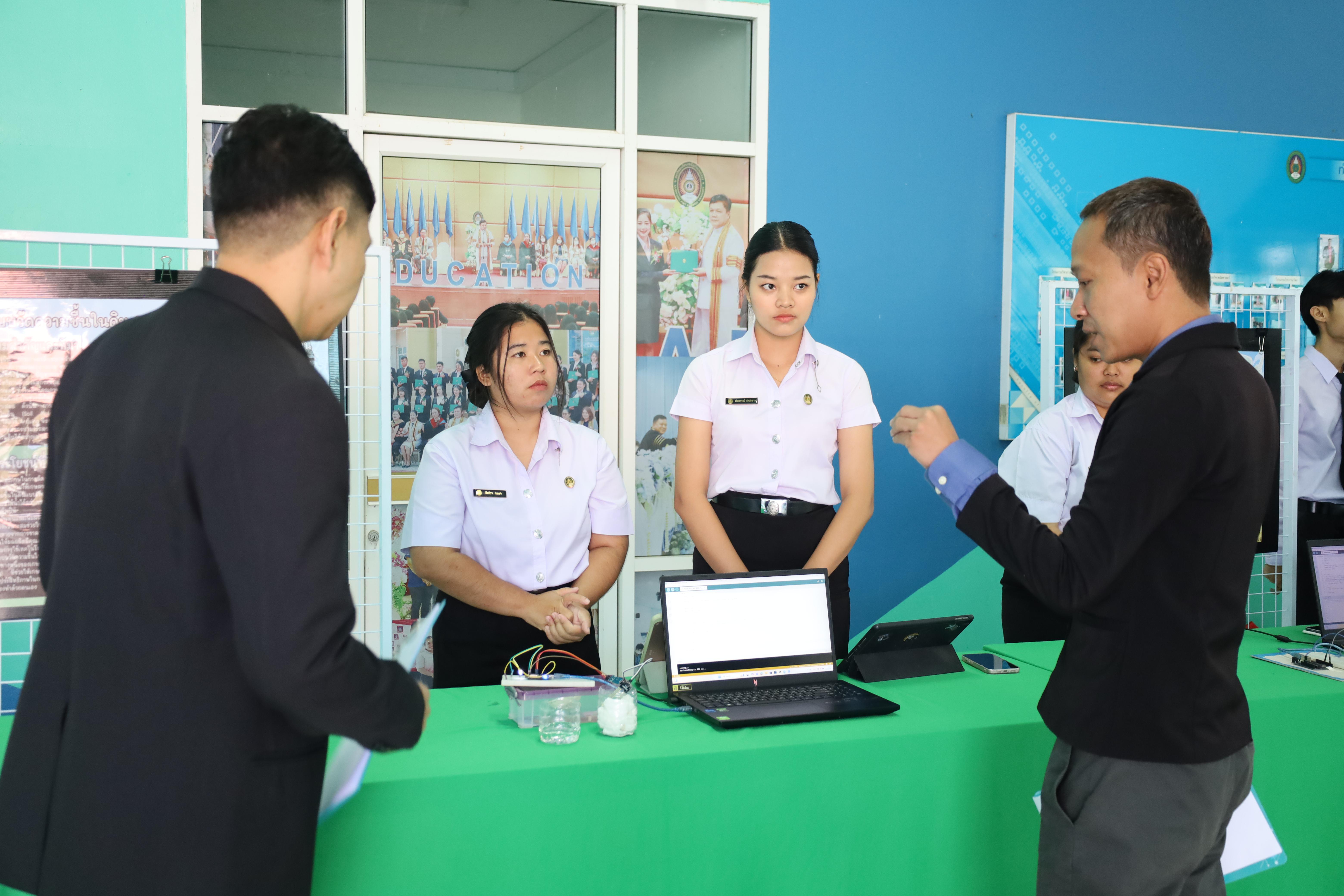 34. นิทรรศการแสดงผลงานและประเมินโครงงานเทคโนโลยี IoT