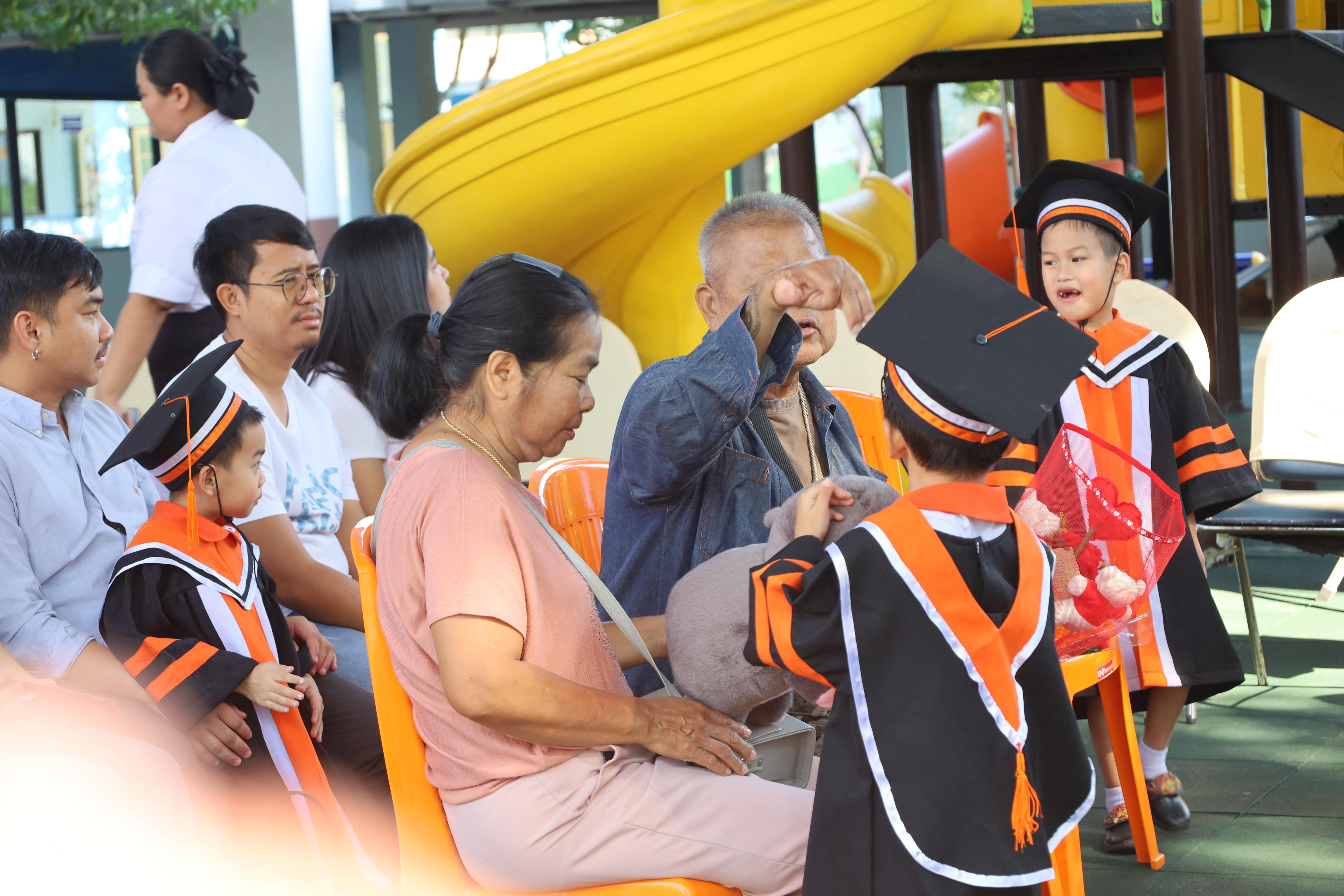 7. กิจกรรมบัณฑิตน้อย โรงเรียนอนุบาลราชภัฏกำแพงเพชร