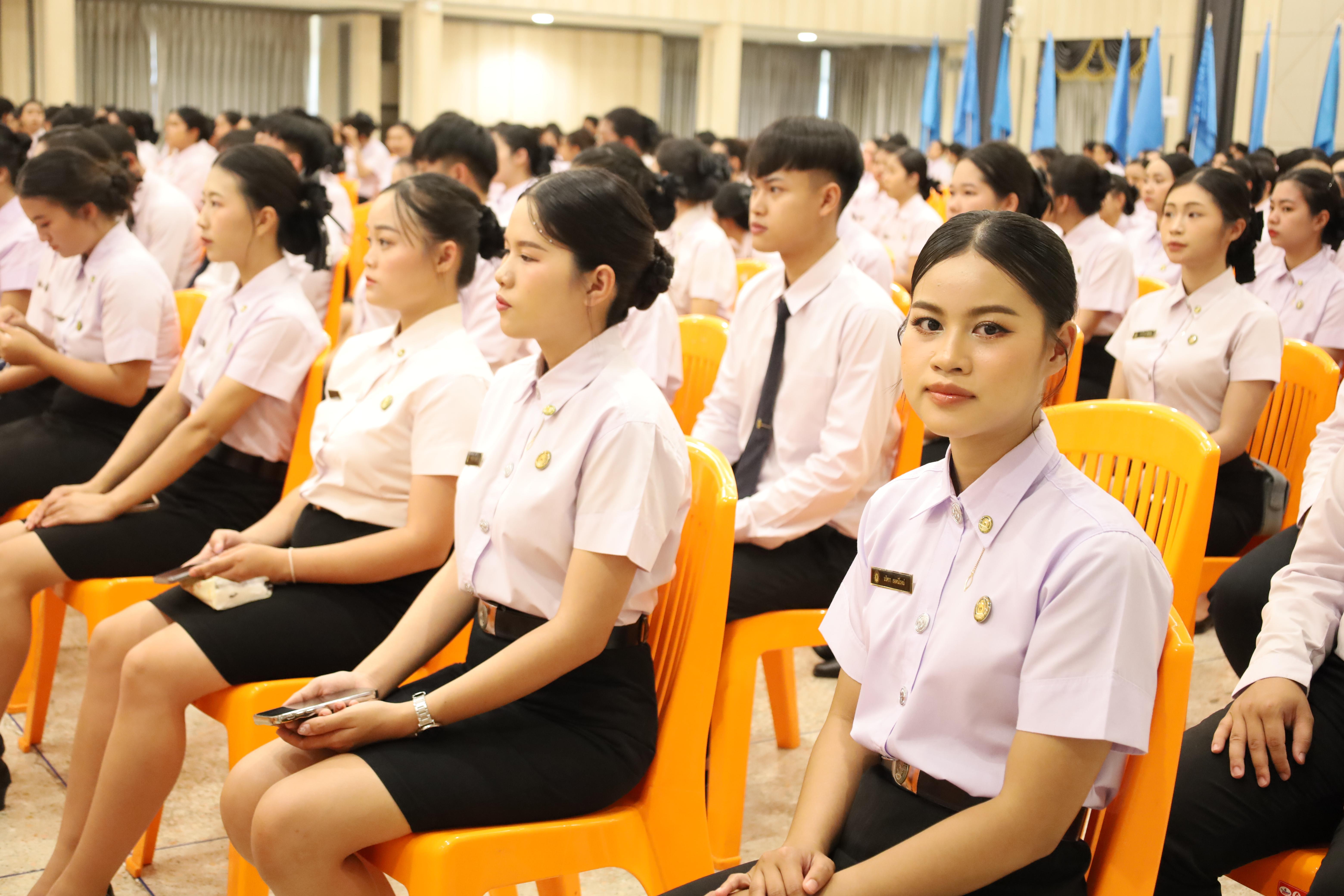 111. งานปัจฉิมนิเทศนักศึกษาหลักสูตรครุศาสตรบัณฑิต