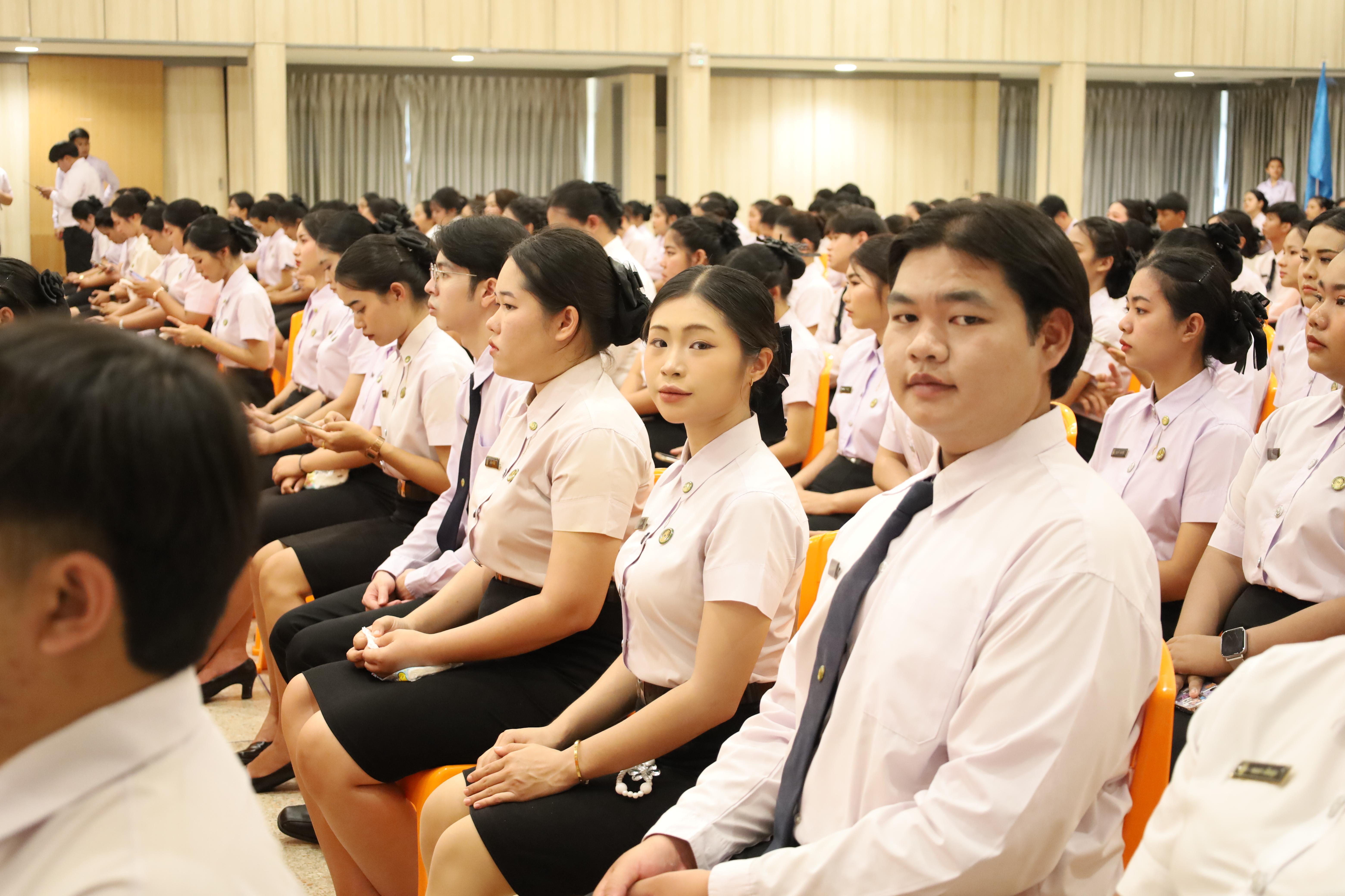 114. งานปัจฉิมนิเทศนักศึกษาหลักสูตรครุศาสตรบัณฑิต