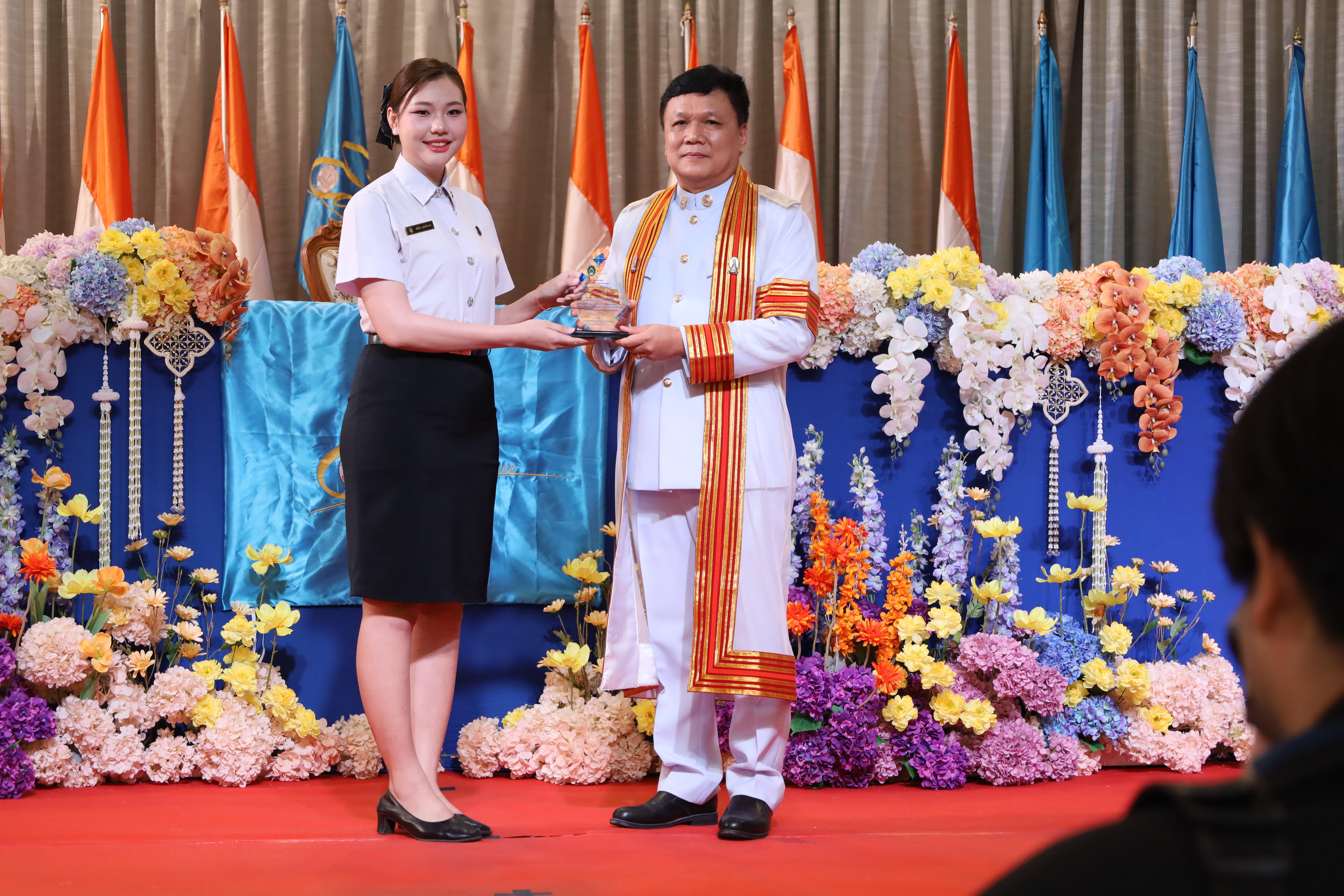 271. งานปัจฉิมนิเทศนักศึกษาหลักสูตรครุศาสตรบัณฑิต