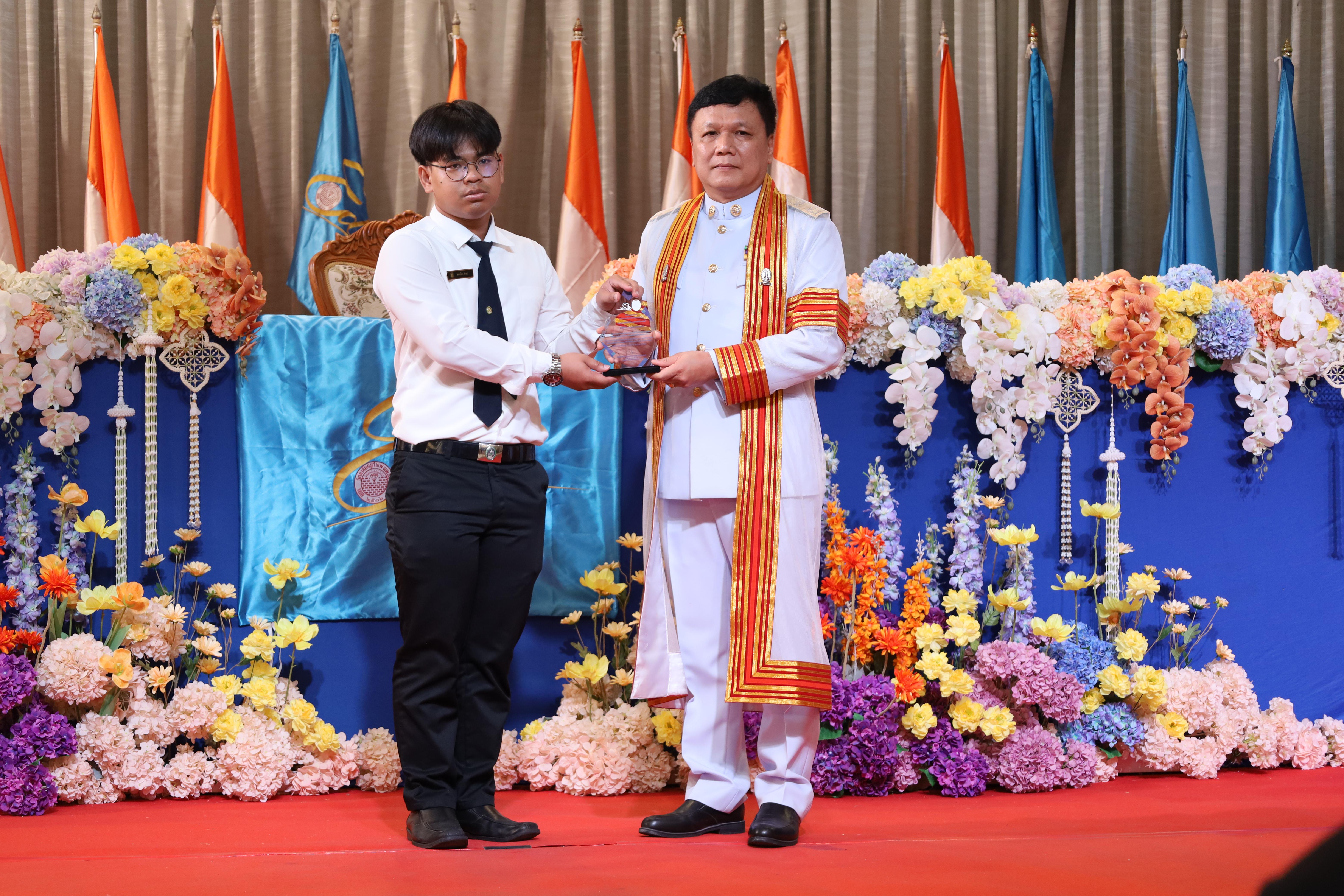 276. งานปัจฉิมนิเทศนักศึกษาหลักสูตรครุศาสตรบัณฑิต