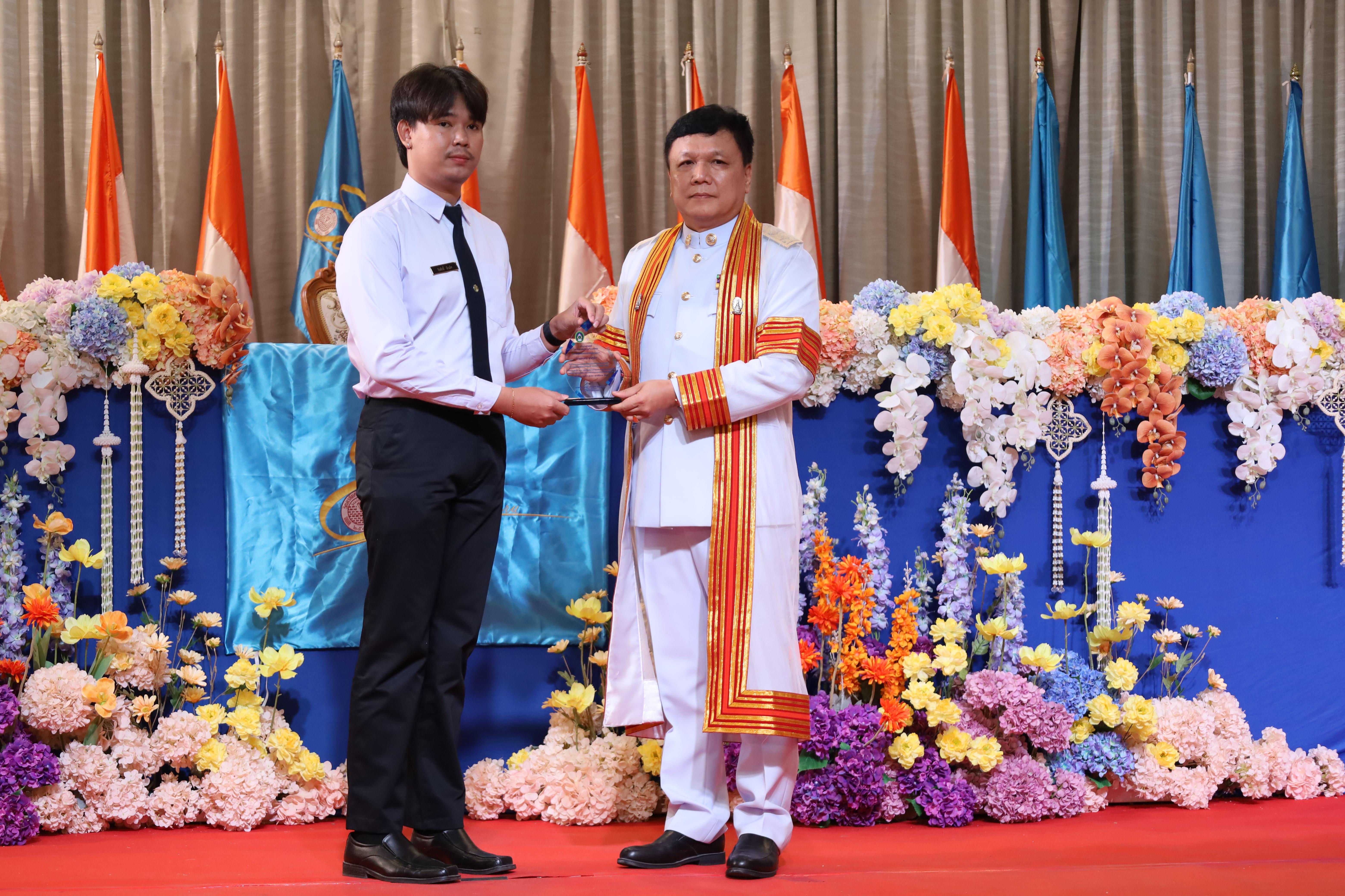 301. งานปัจฉิมนิเทศนักศึกษาหลักสูตรครุศาสตรบัณฑิต