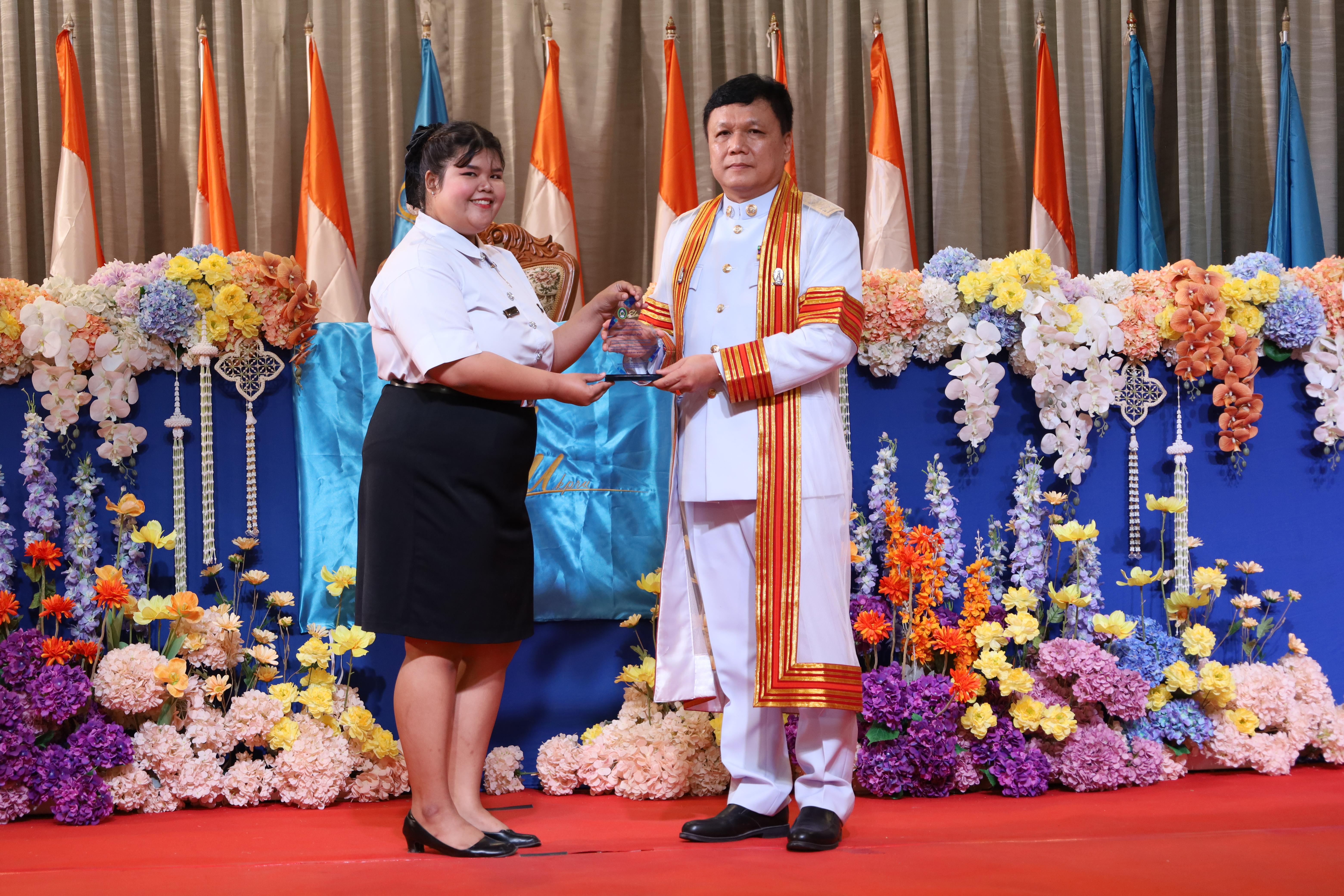 302. งานปัจฉิมนิเทศนักศึกษาหลักสูตรครุศาสตรบัณฑิต