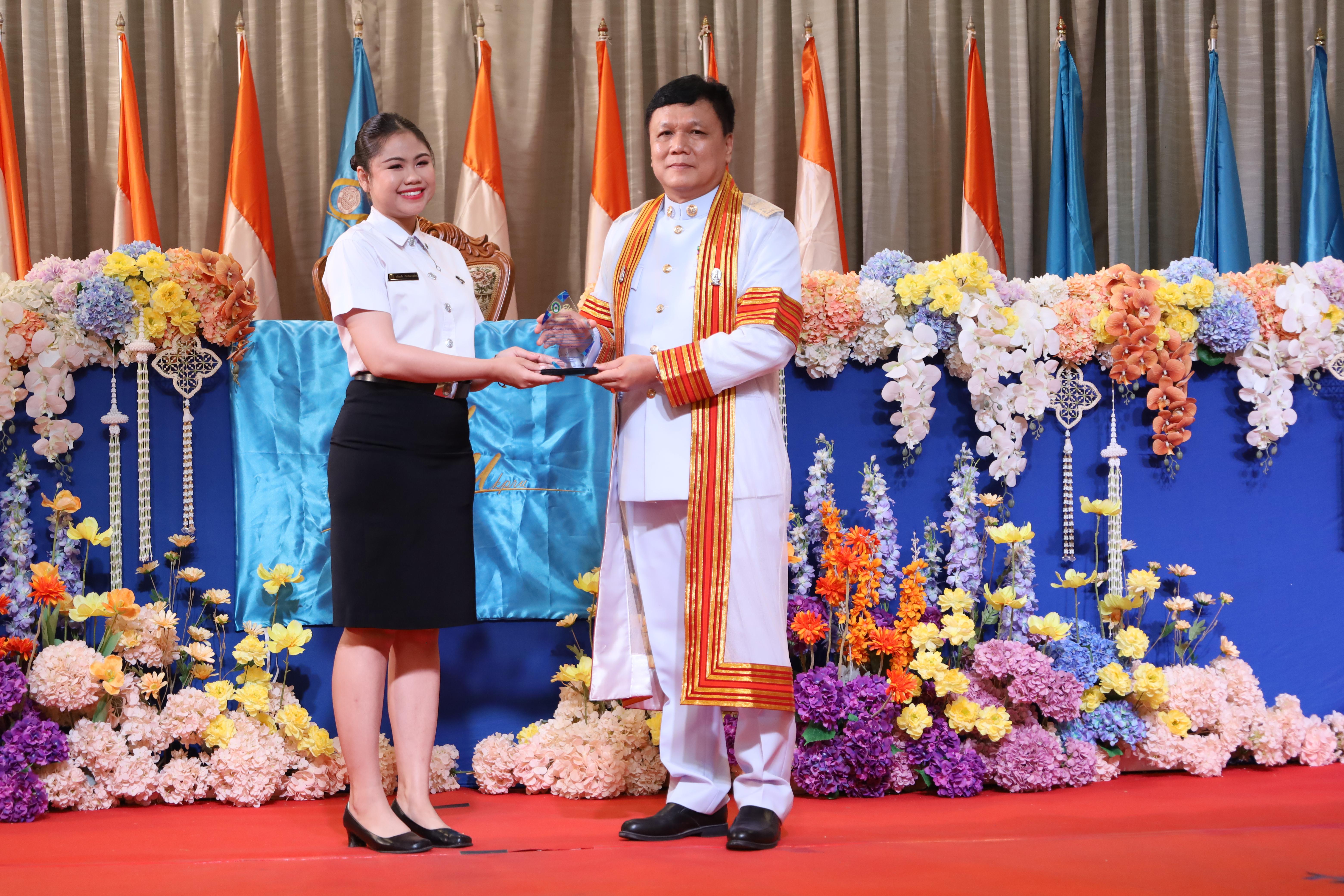310. งานปัจฉิมนิเทศนักศึกษาหลักสูตรครุศาสตรบัณฑิต