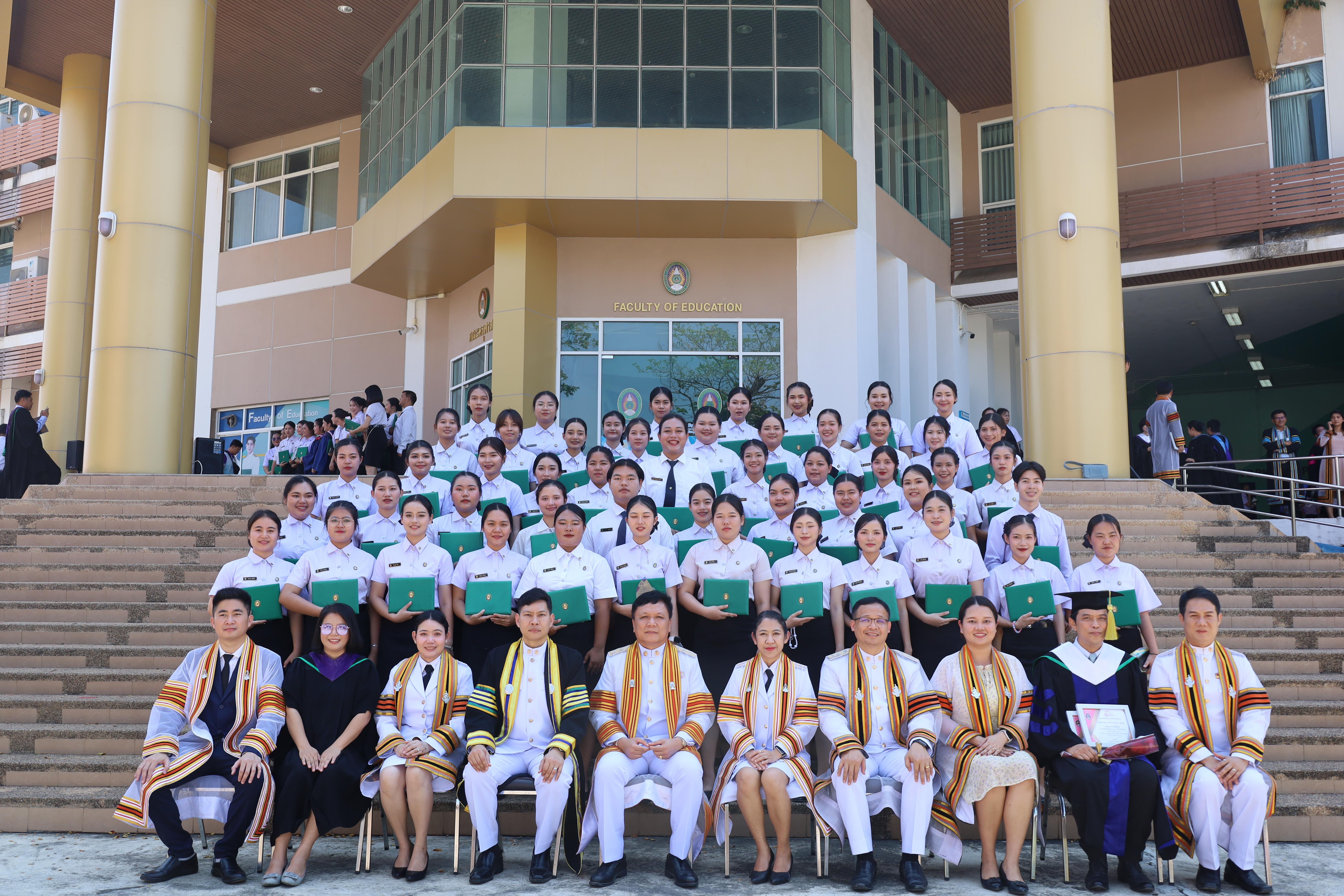 2139. งานปัจฉิมนิเทศนักศึกษาหลักสูตรครุศาสตรบัณฑิต