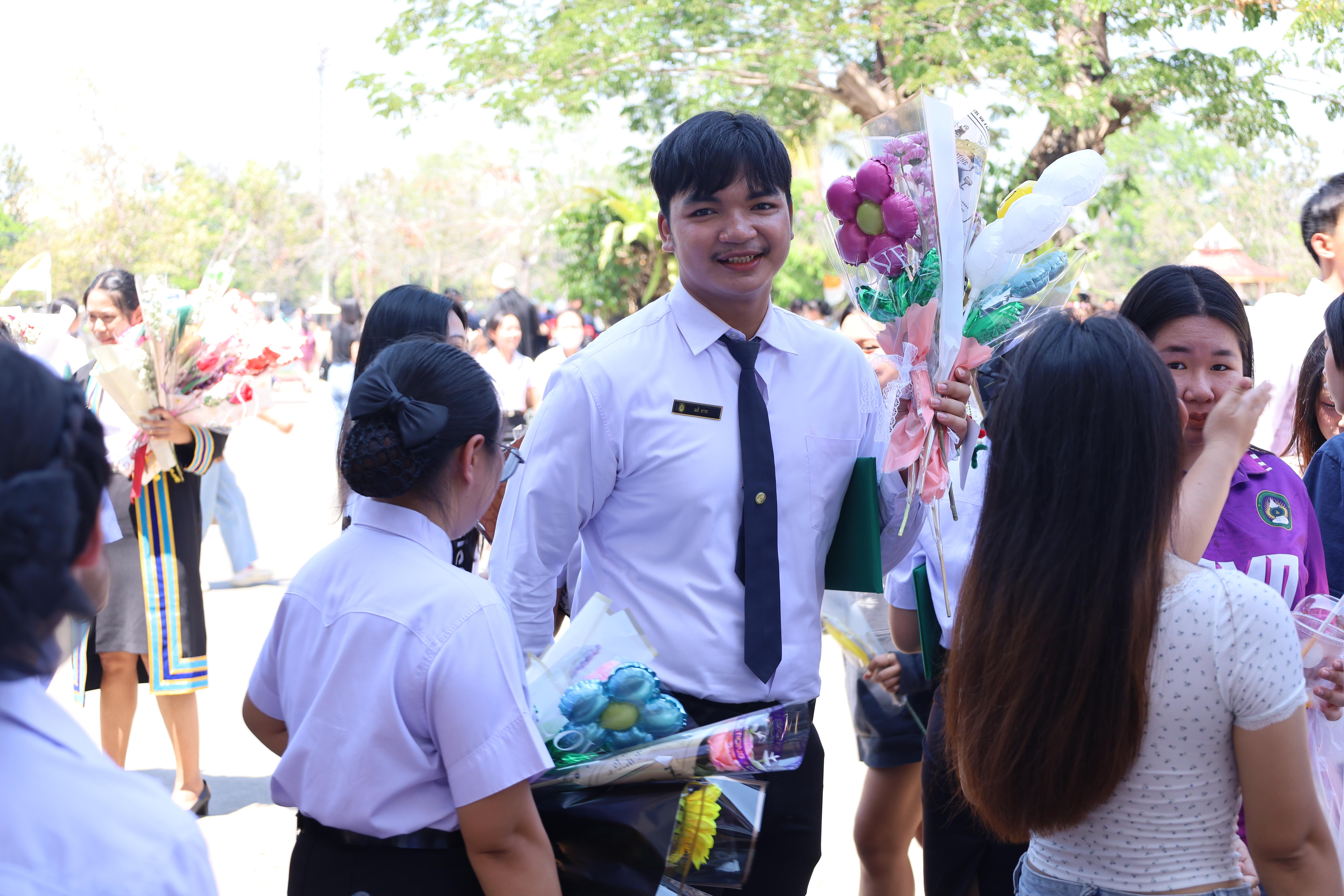 2253. งานปัจฉิมนิเทศนักศึกษาหลักสูตรครุศาสตรบัณฑิต