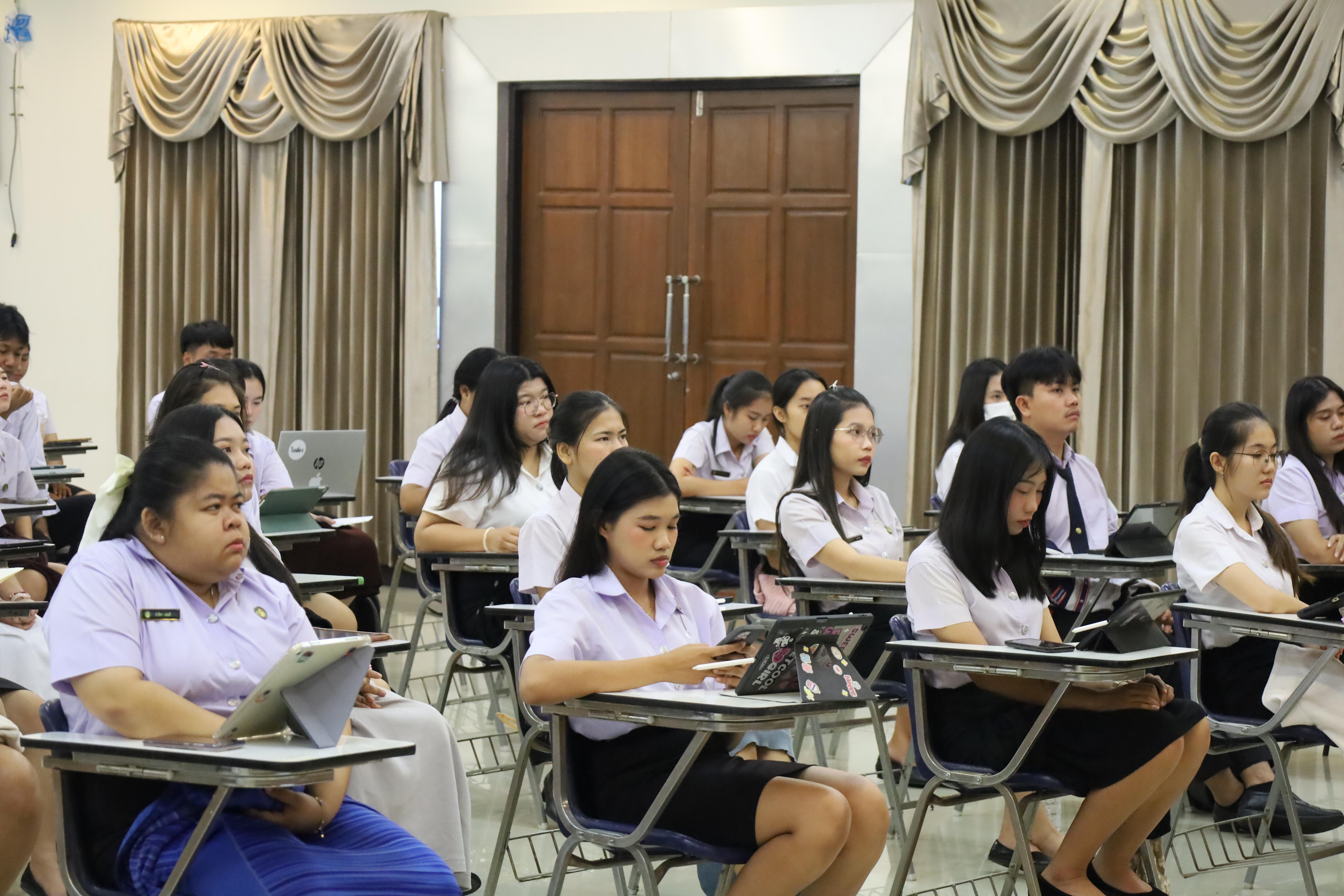 11. กิจกรรมเตรียมความพร้อมเพื่อสอบบรรจุเข้ารับราชการครู สำหรับนักศึกษาหลักสูตรครุศาสตรบัณฑิต